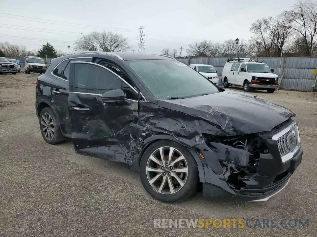 4 Photograph of a damaged car 5LMCJ3C94KUL02367 LINCOLN MKC 2019