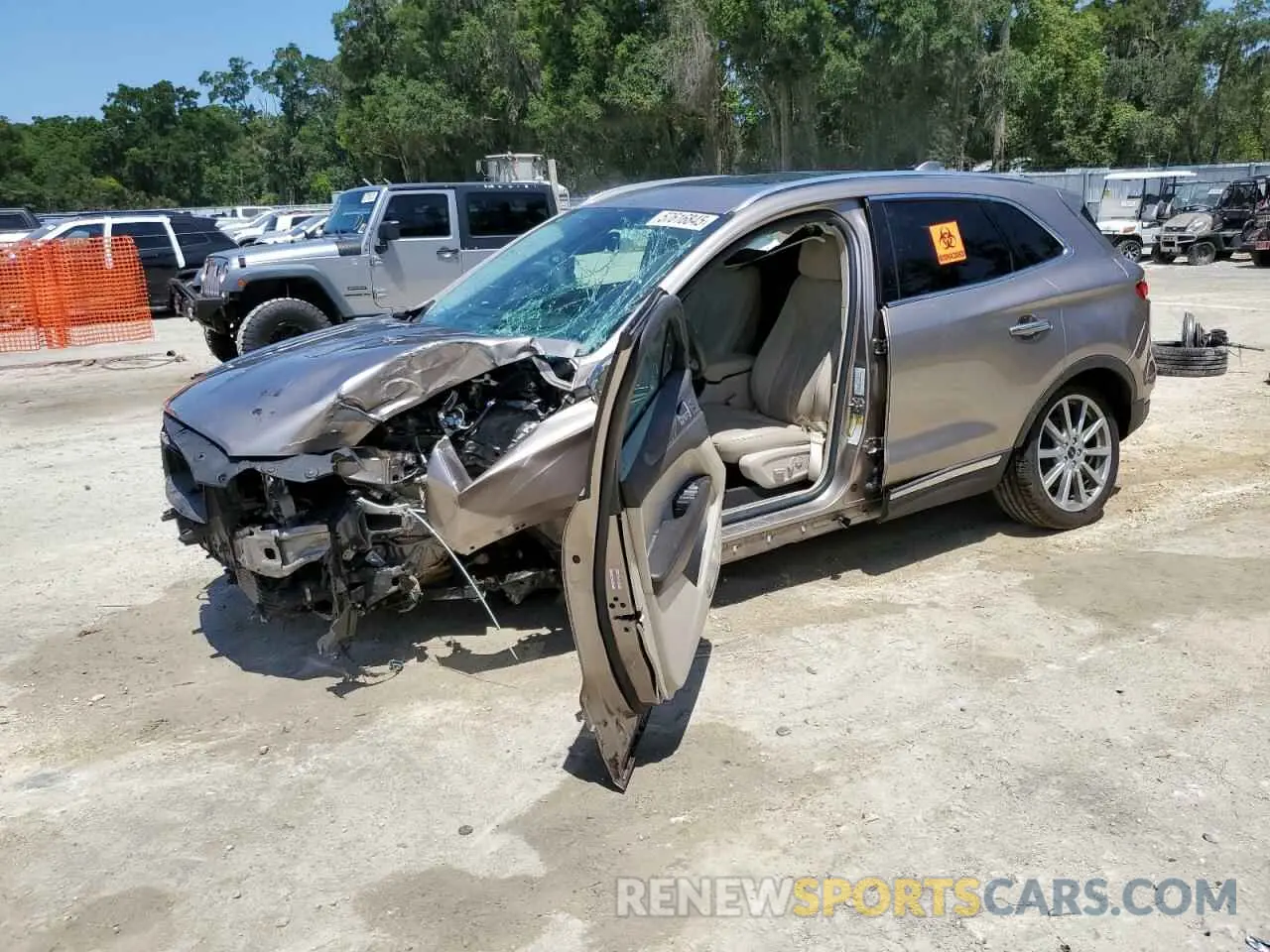1 Photograph of a damaged car 5LMCJ3C97KUL02010 LINCOLN MKC 2019