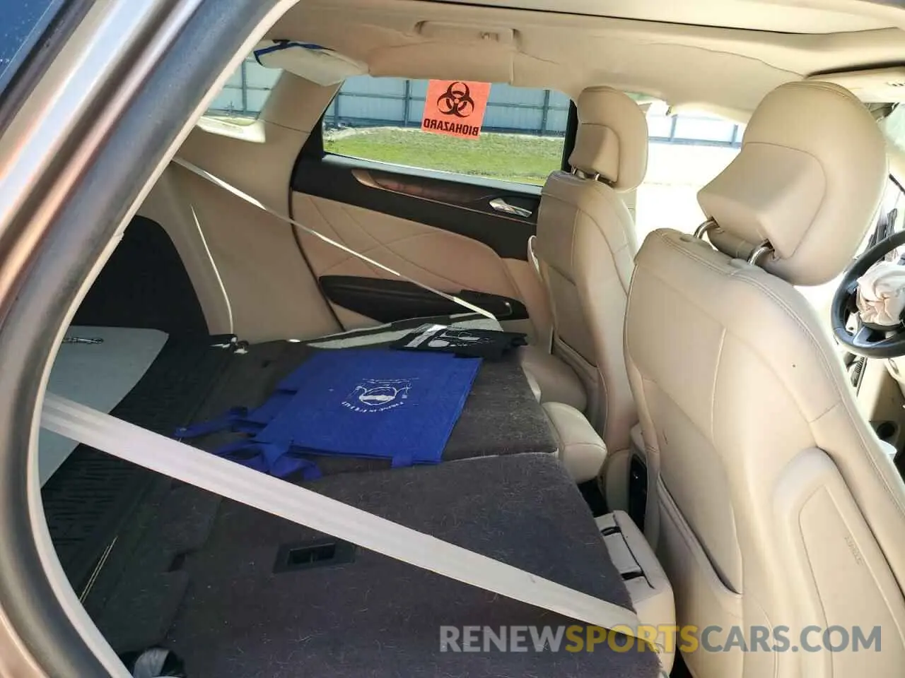 11 Photograph of a damaged car 5LMCJ3C97KUL02010 LINCOLN MKC 2019