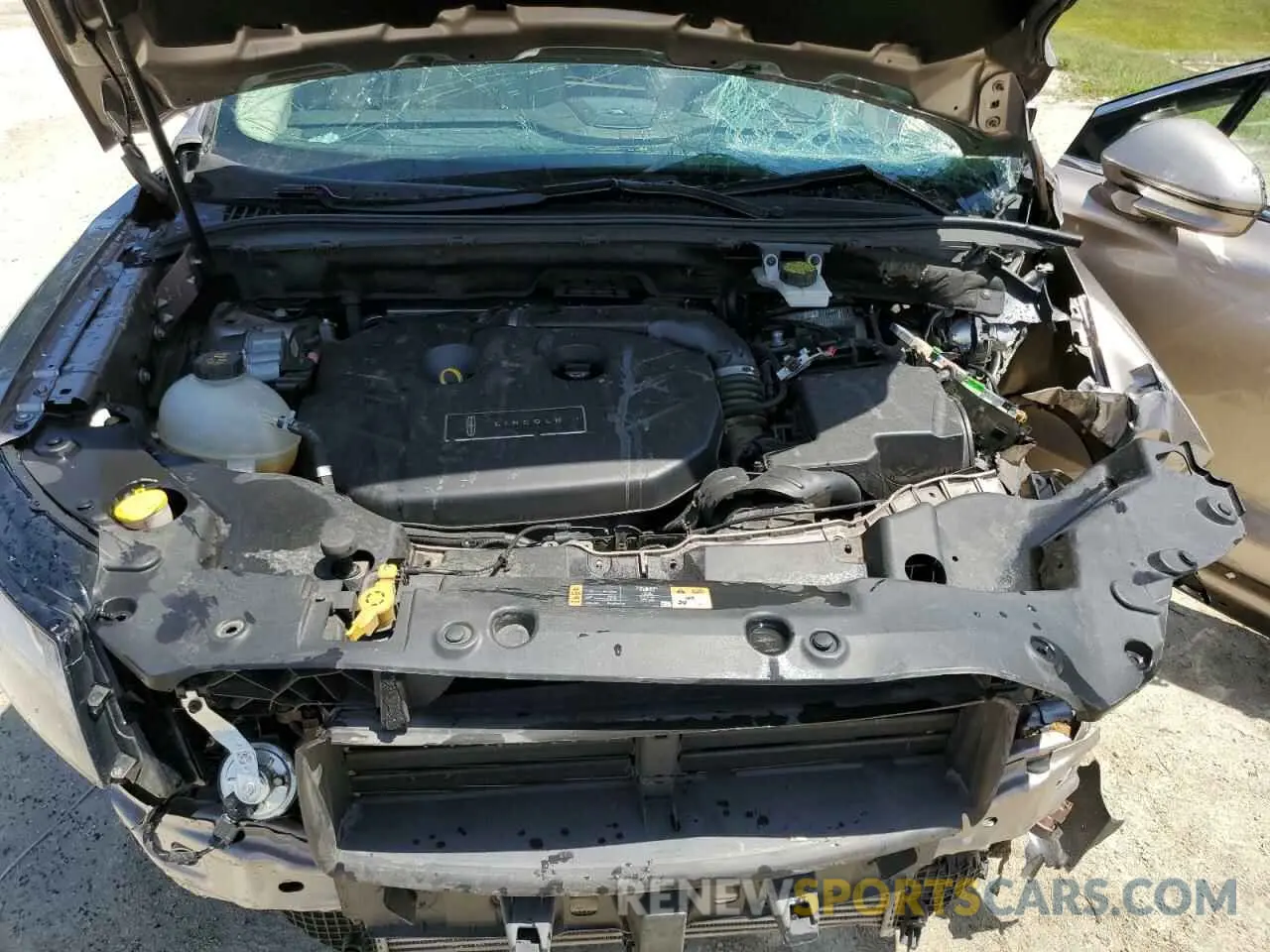 12 Photograph of a damaged car 5LMCJ3C97KUL02010 LINCOLN MKC 2019