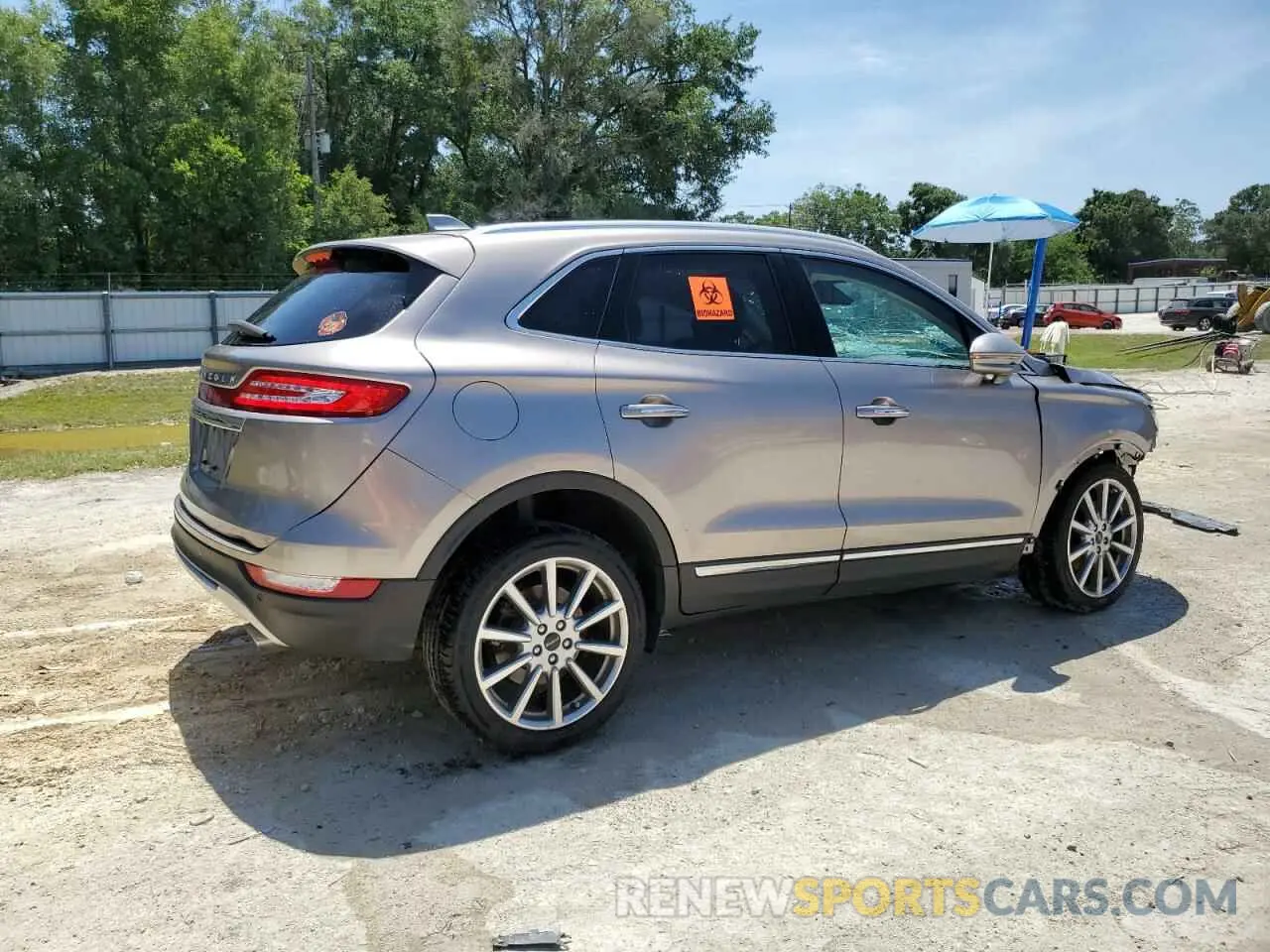 3 Photograph of a damaged car 5LMCJ3C97KUL02010 LINCOLN MKC 2019