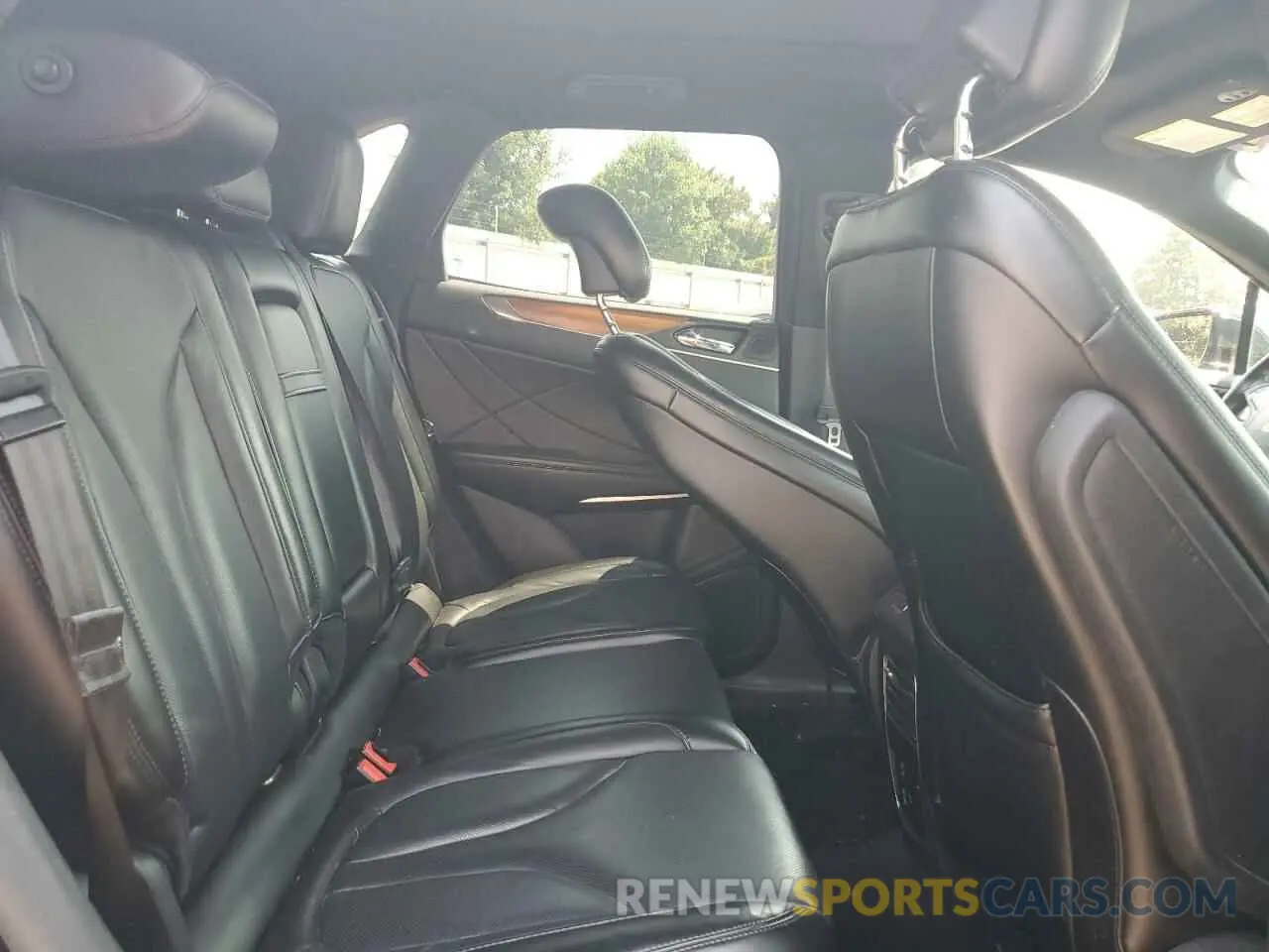 11 Photograph of a damaged car 5LMCJ3C97KUL21835 LINCOLN MKC 2019