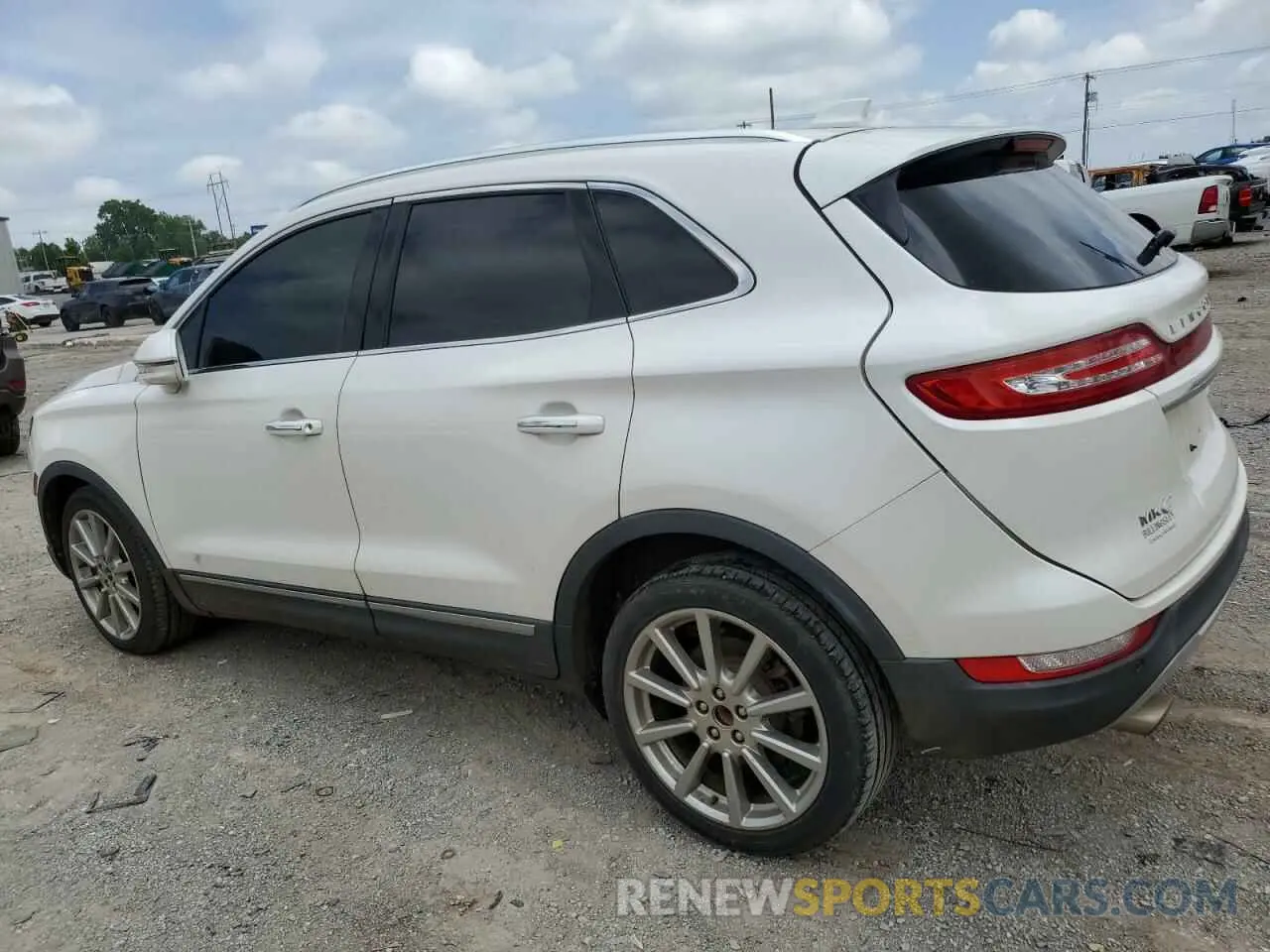 2 Photograph of a damaged car 5LMCJ3C97KUL26887 LINCOLN MKC 2019
