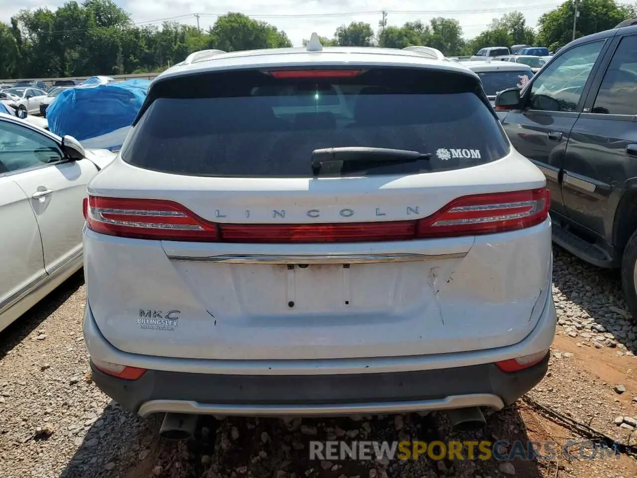 6 Photograph of a damaged car 5LMCJ3C97KUL26887 LINCOLN MKC 2019