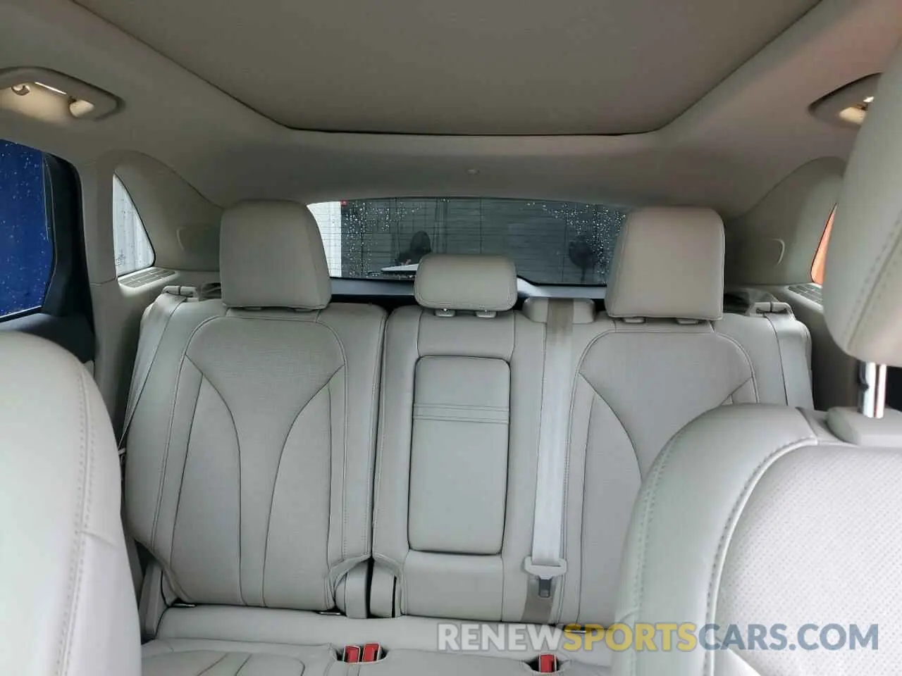 10 Photograph of a damaged car 5LMCJ3C97KUL46993 LINCOLN MKC 2019