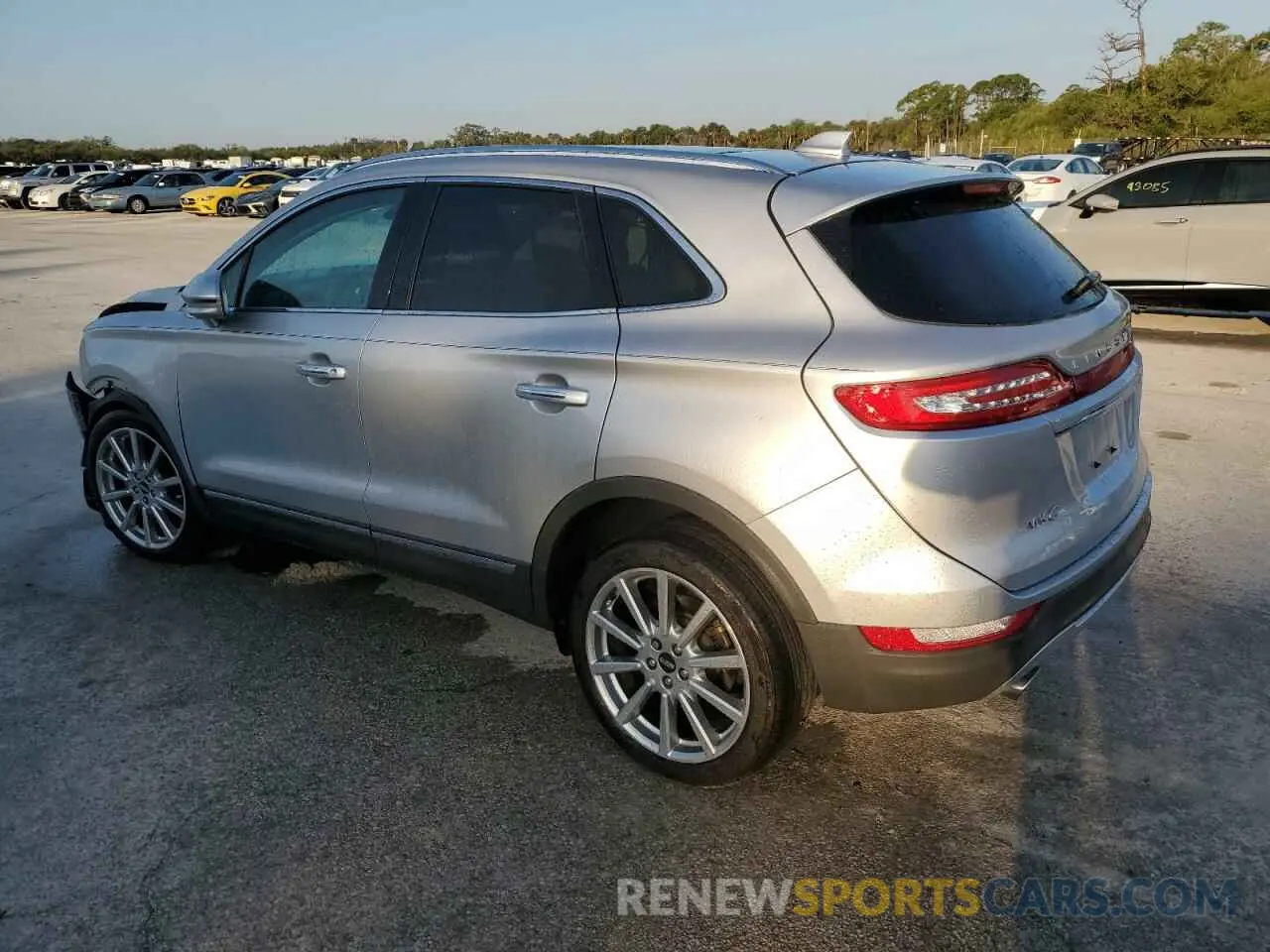 2 Photograph of a damaged car 5LMCJ3C97KUL46993 LINCOLN MKC 2019