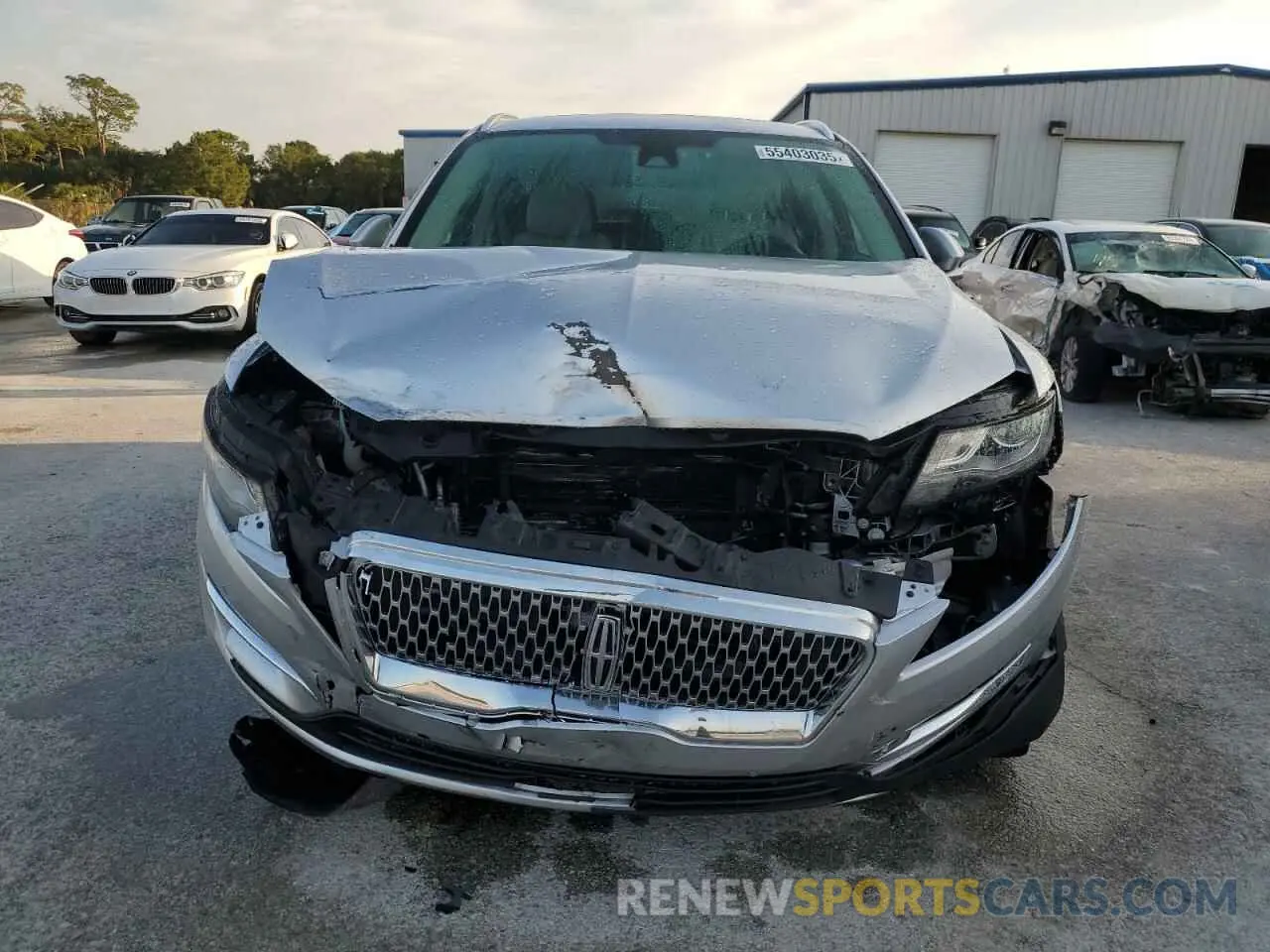 5 Photograph of a damaged car 5LMCJ3C97KUL46993 LINCOLN MKC 2019