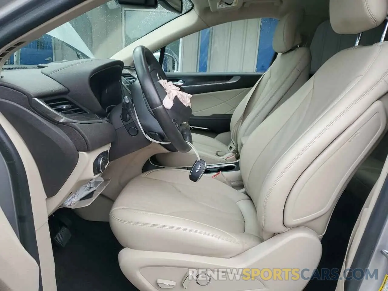 7 Photograph of a damaged car 5LMCJ3C97KUL46993 LINCOLN MKC 2019
