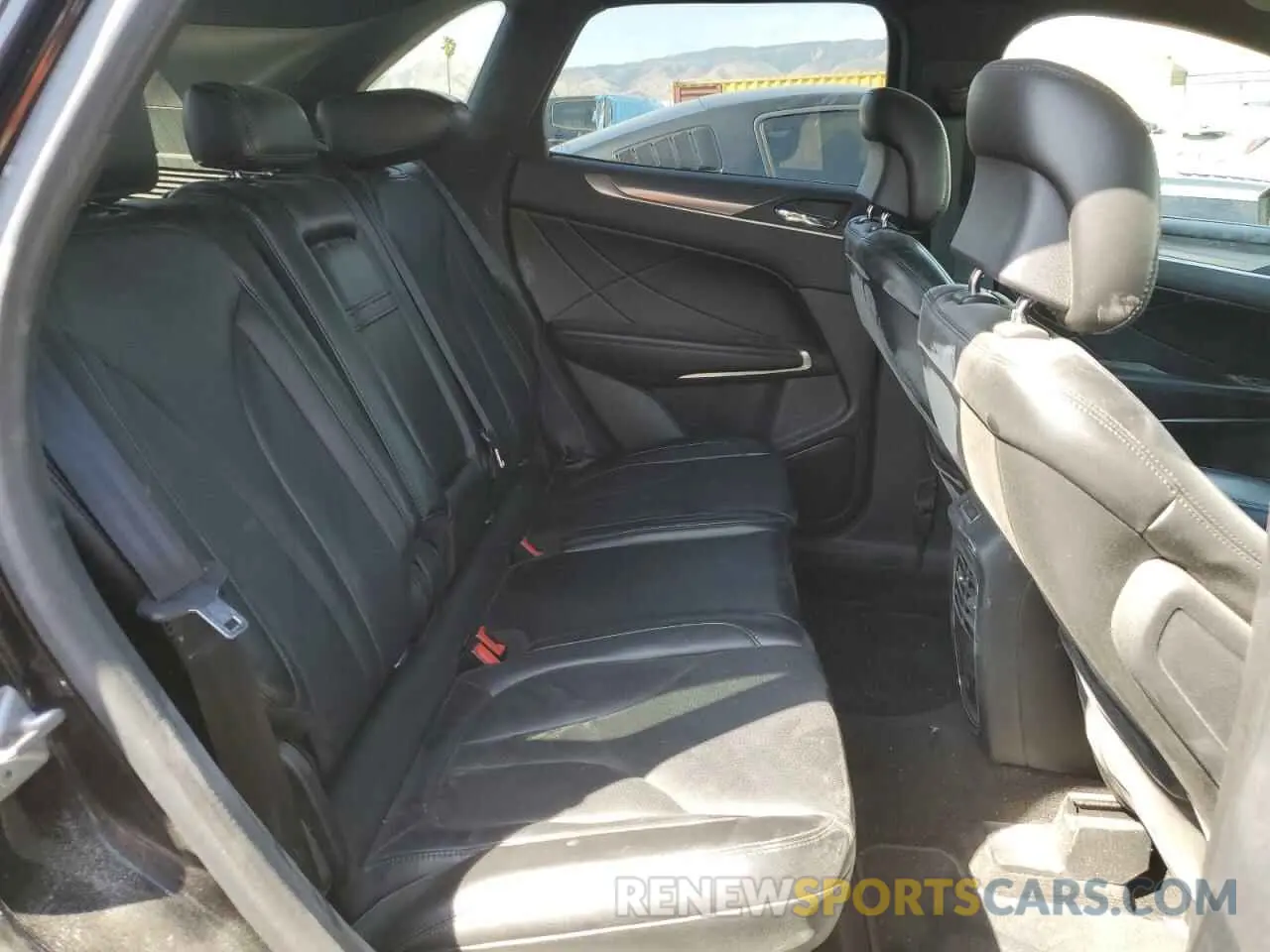 11 Photograph of a damaged car 5LMCJ3C98KUL22377 LINCOLN MKC 2019