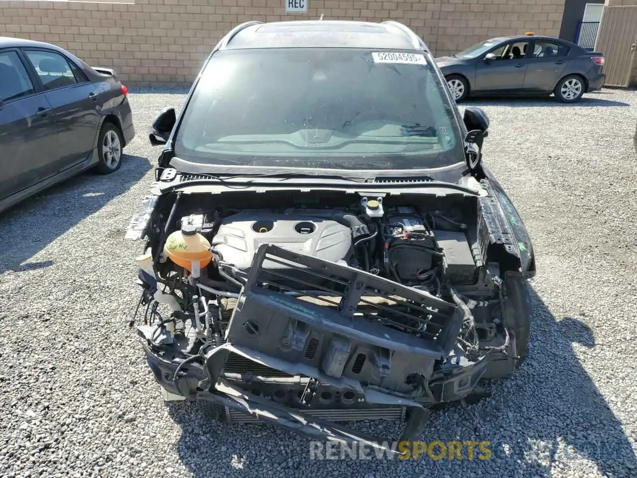 5 Photograph of a damaged car 5LMCJ3C98KUL22377 LINCOLN MKC 2019