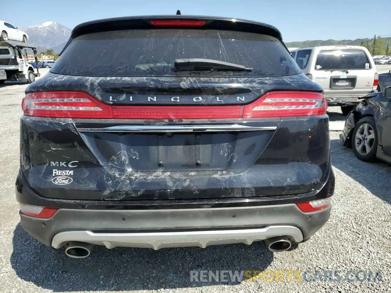 6 Photograph of a damaged car 5LMCJ3C98KUL22377 LINCOLN MKC 2019