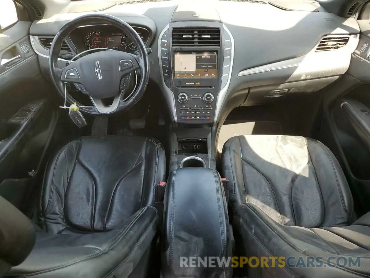 8 Photograph of a damaged car 5LMCJ3C98KUL22377 LINCOLN MKC 2019