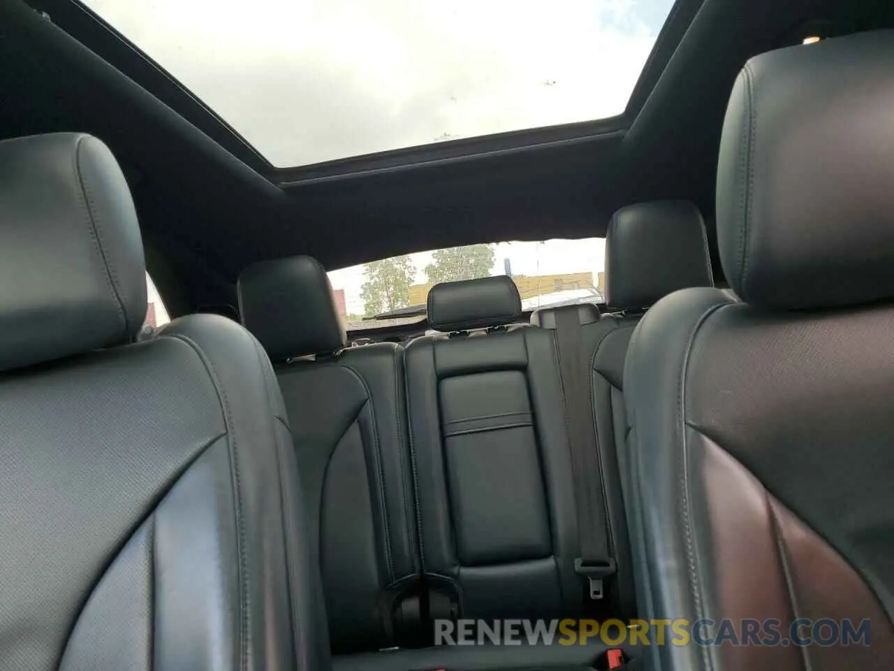 10 Photograph of a damaged car 5LMCJ3D93KUL04349 LINCOLN MKC 2019