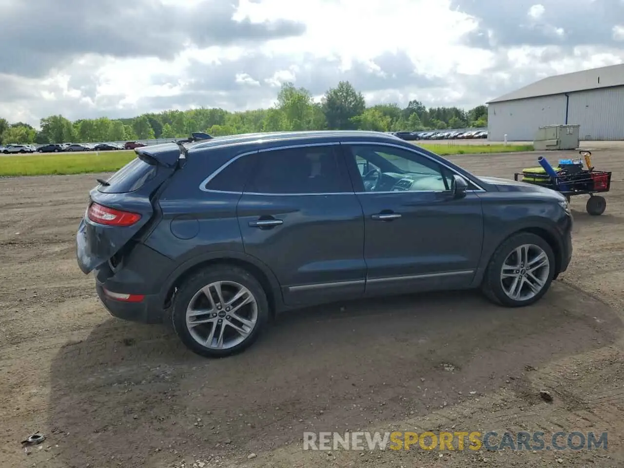 3 Photograph of a damaged car 5LMCJ3D93KUL04349 LINCOLN MKC 2019
