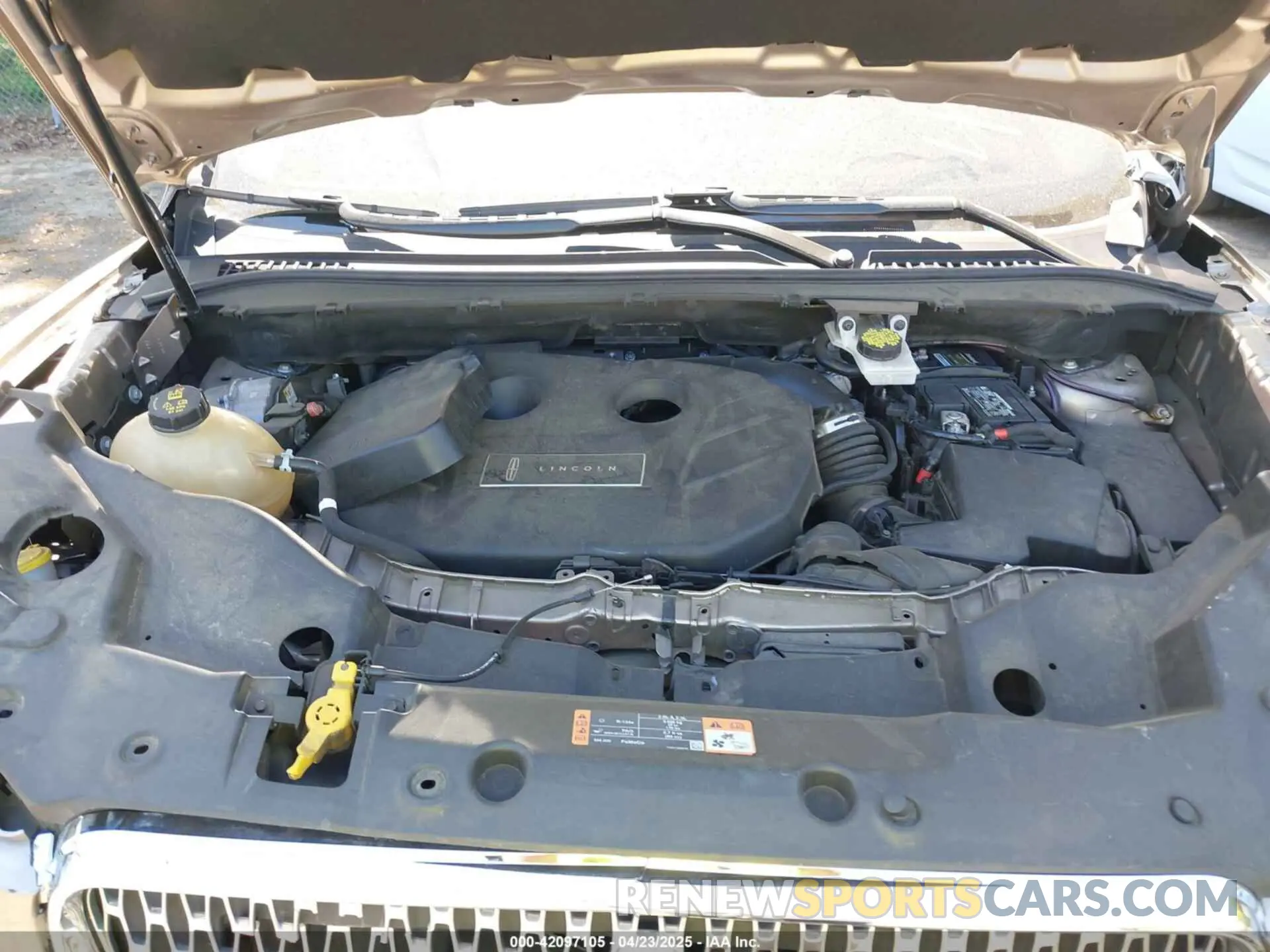 10 Photograph of a damaged car 5LMCJ3D93KUL53163 LINCOLN MKC 2019