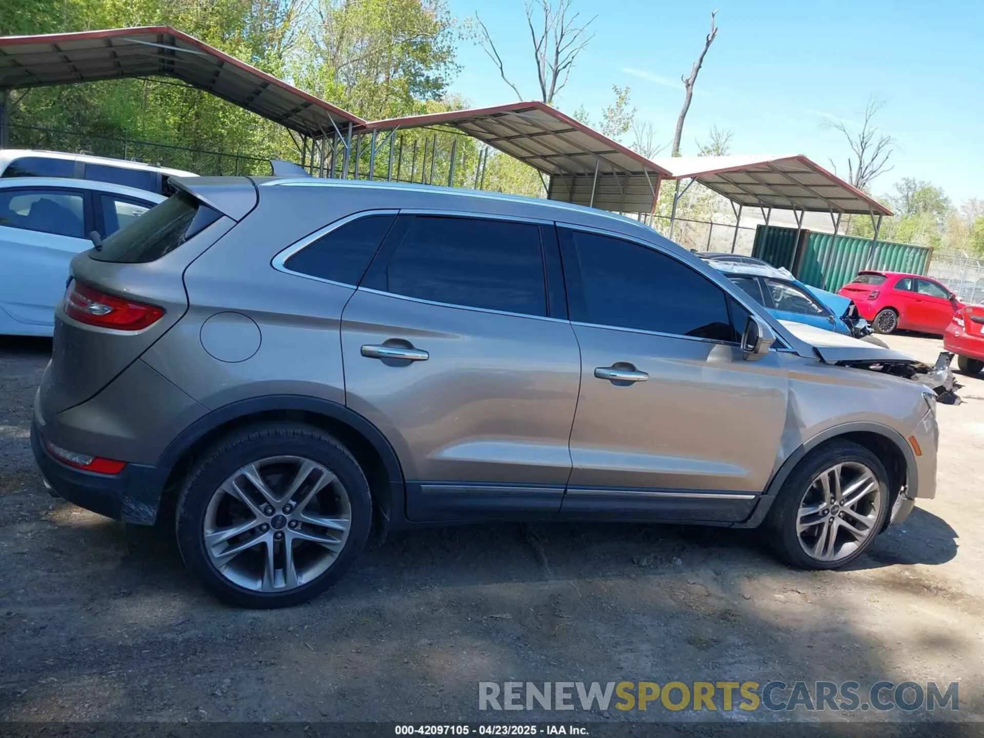 13 Photograph of a damaged car 5LMCJ3D93KUL53163 LINCOLN MKC 2019
