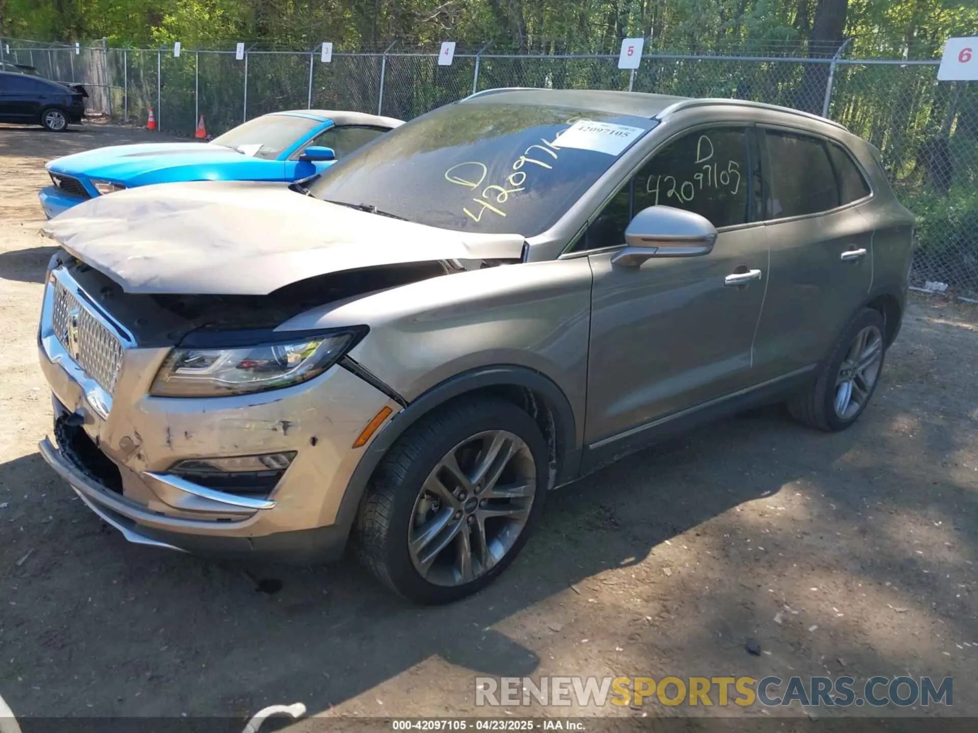2 Photograph of a damaged car 5LMCJ3D93KUL53163 LINCOLN MKC 2019