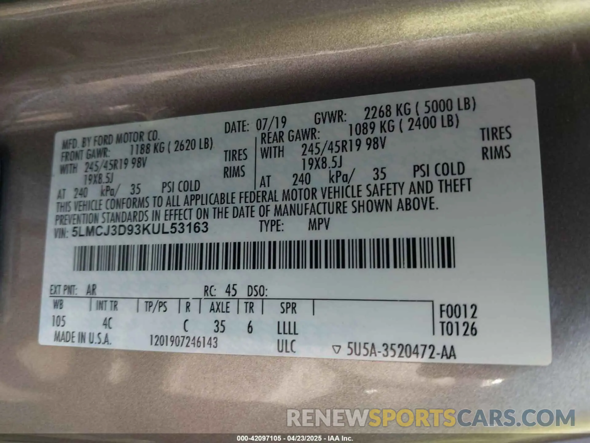 9 Photograph of a damaged car 5LMCJ3D93KUL53163 LINCOLN MKC 2019