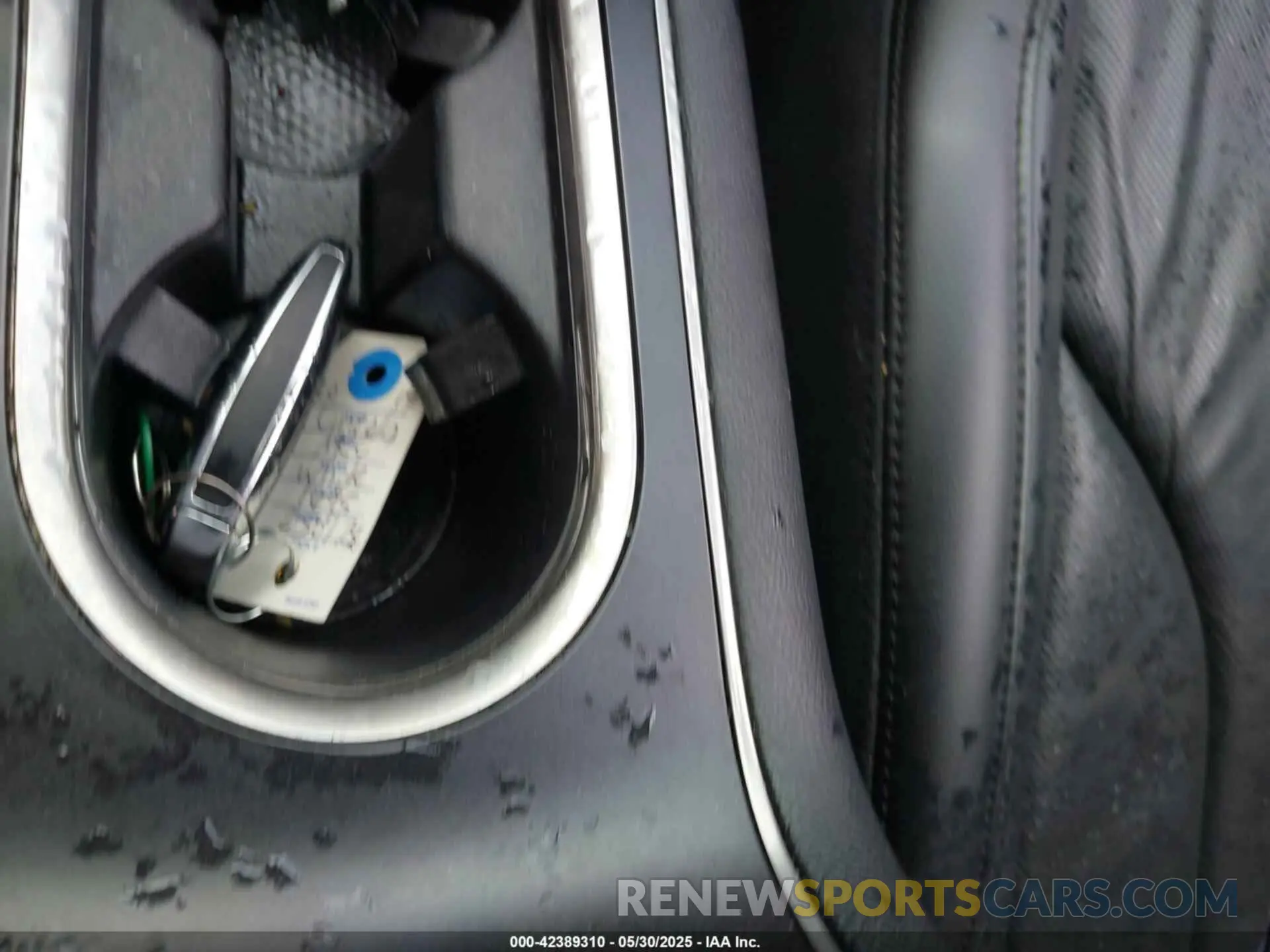 11 Photograph of a damaged car 5LMCJ3D94KUL51695 LINCOLN MKC 2019