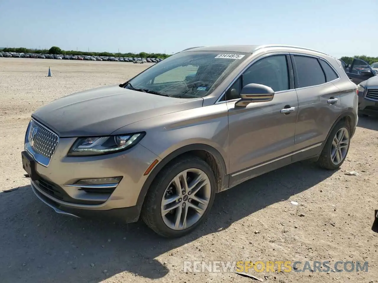 1 Photograph of a damaged car 5LMCJ3D95KUL19015 LINCOLN MKC 2019