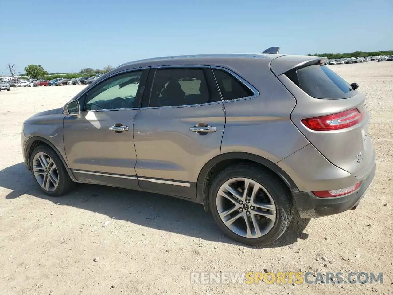 2 Photograph of a damaged car 5LMCJ3D95KUL19015 LINCOLN MKC 2019