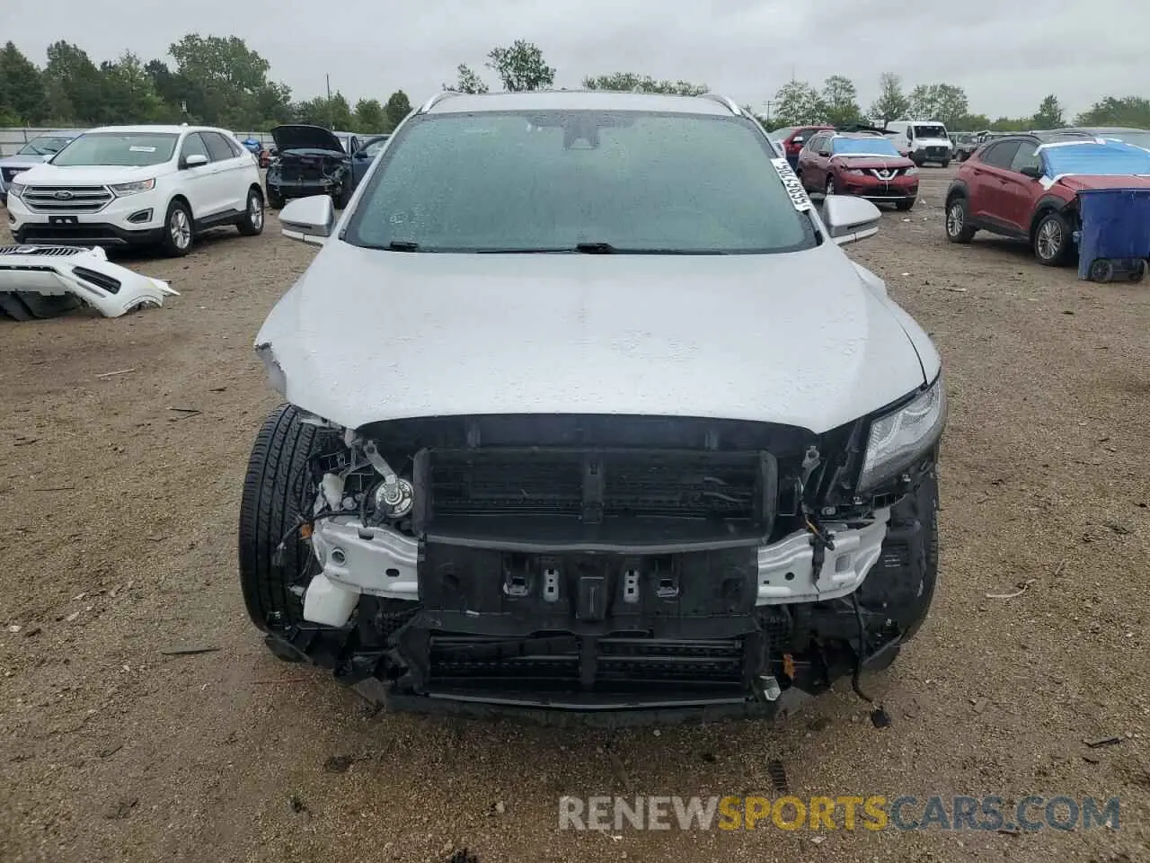 5 Photograph of a damaged car 5LMCJ3D95KUL22724 LINCOLN MKC 2019