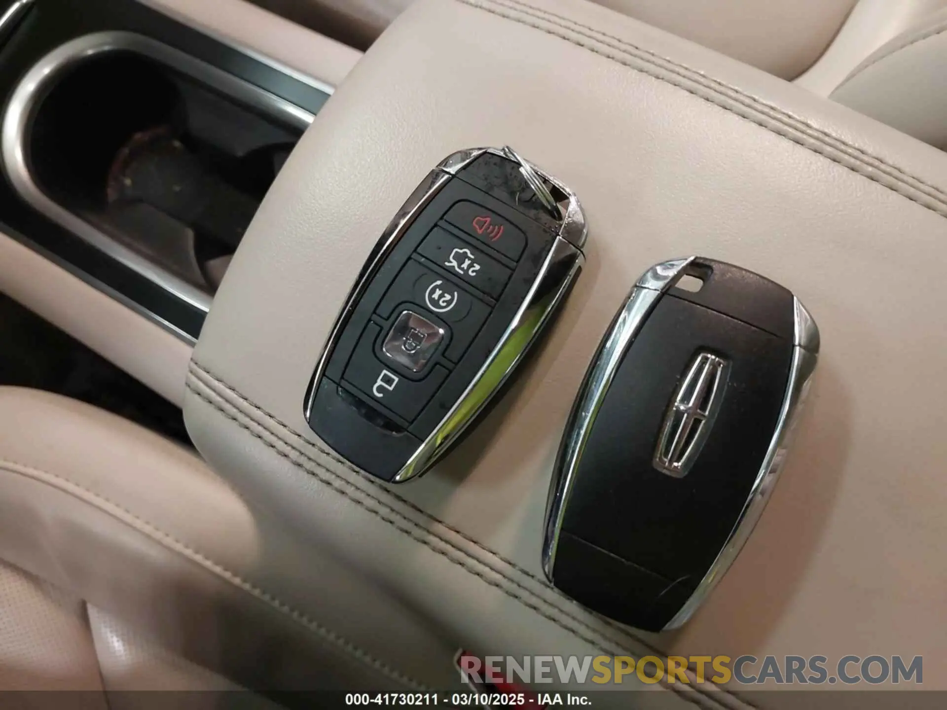 11 Photograph of a damaged car 5LMCJ3D9XKUL17812 LINCOLN MKC 2019
