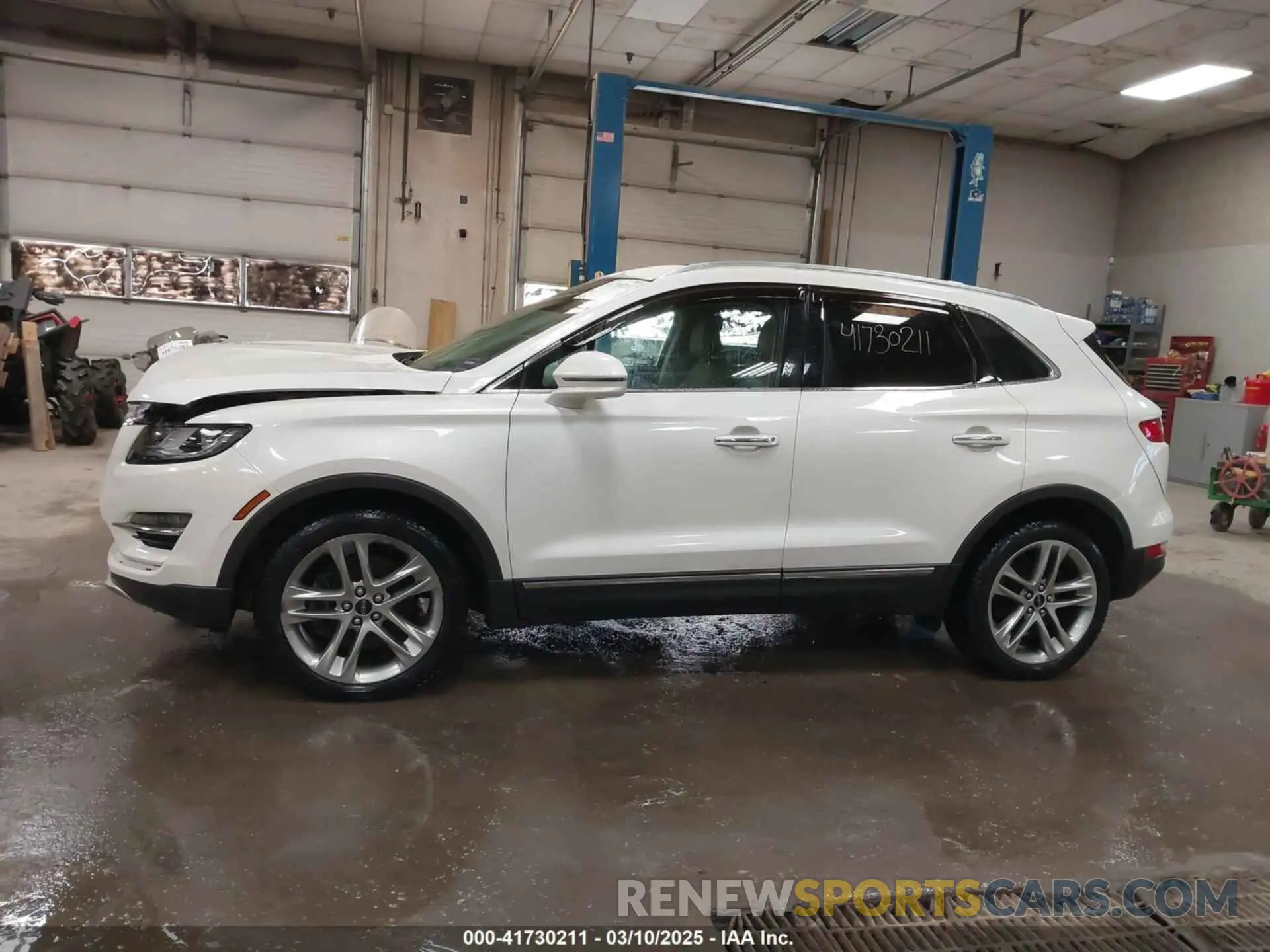 14 Photograph of a damaged car 5LMCJ3D9XKUL17812 LINCOLN MKC 2019