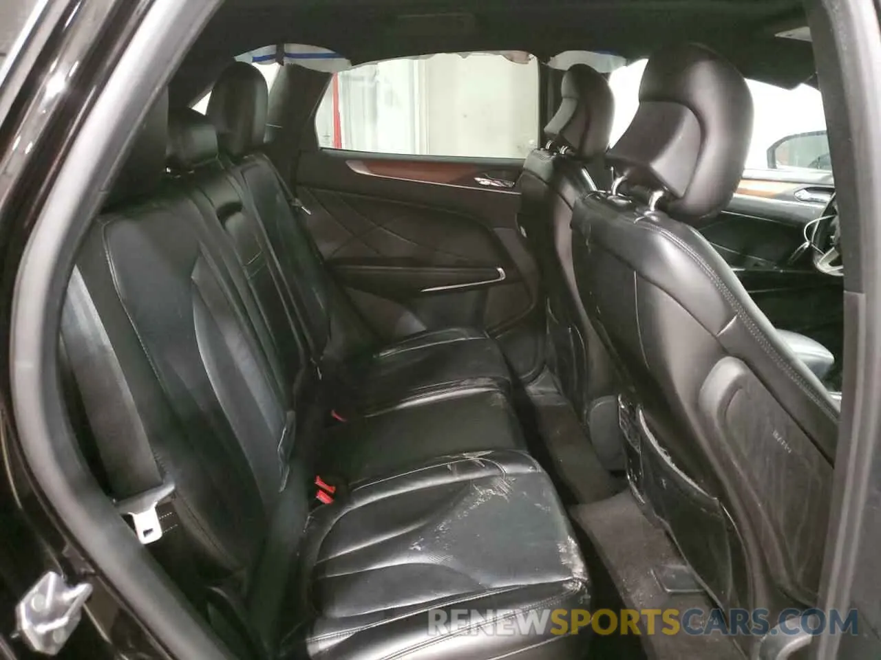 12 Photograph of a damaged car 5LMTJ3DH0KUL47912 LINCOLN MKC 2019