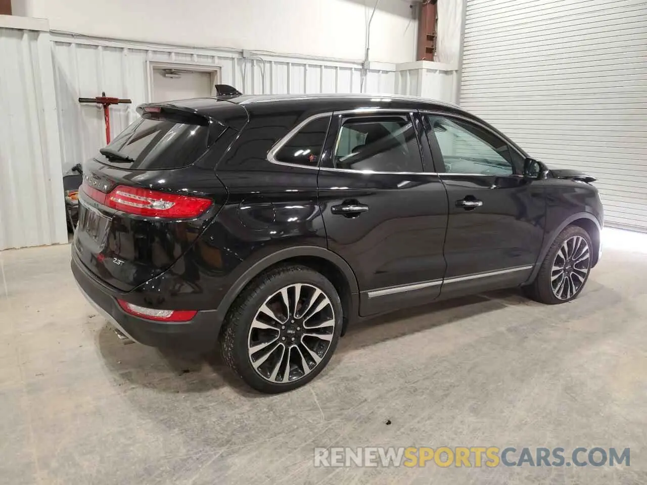 3 Photograph of a damaged car 5LMTJ3DH0KUL47912 LINCOLN MKC 2019