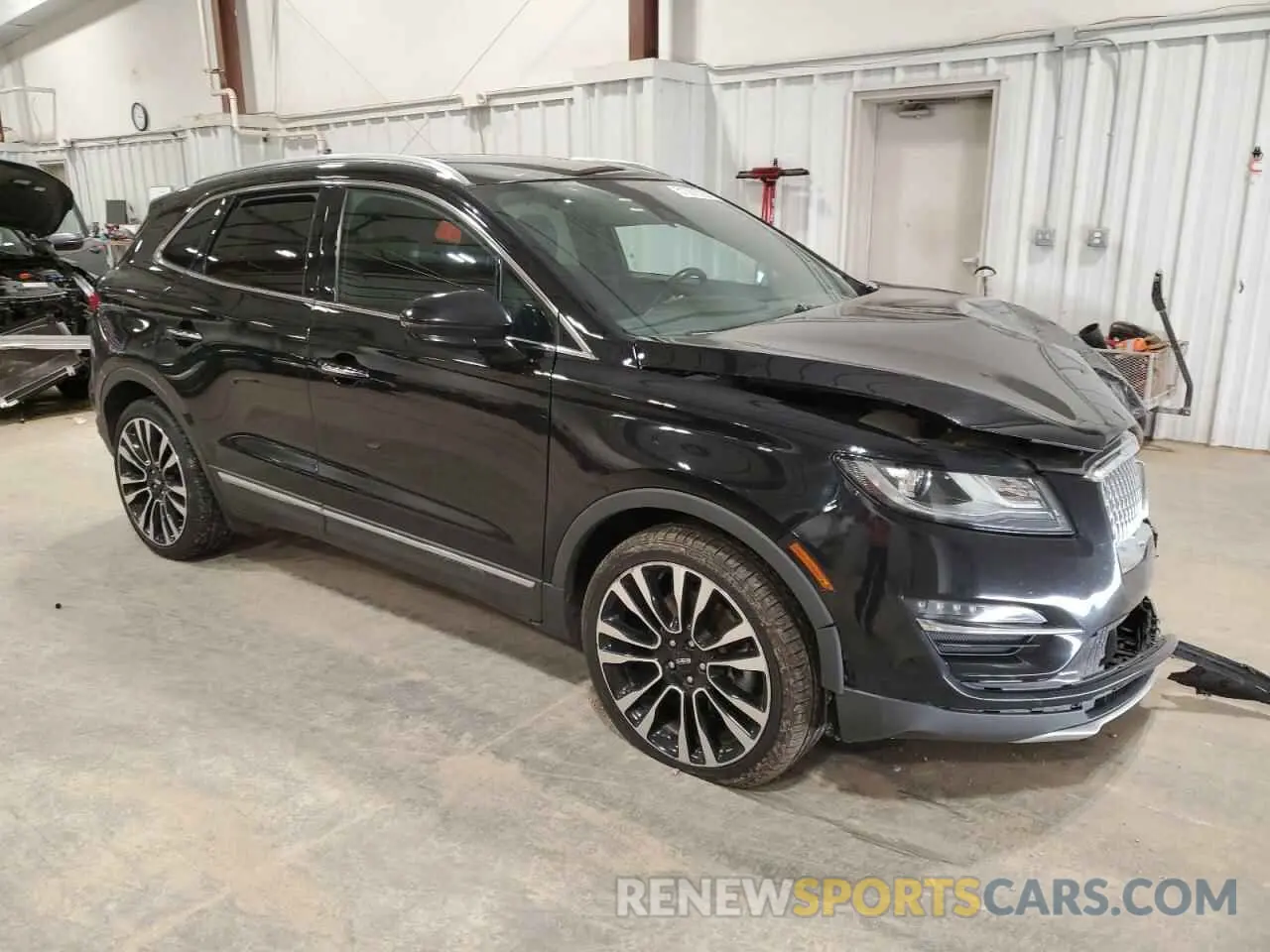 4 Photograph of a damaged car 5LMTJ3DH0KUL47912 LINCOLN MKC 2019