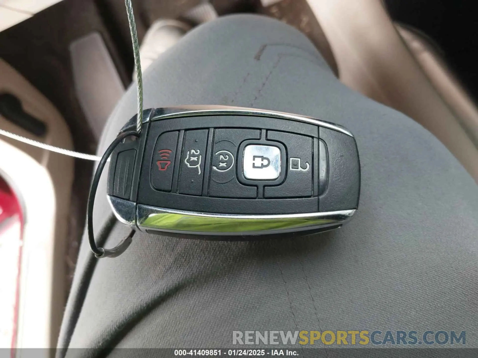 11 Photograph of a damaged car 5LMTJ3DH1KUL35090 LINCOLN MKC 2019