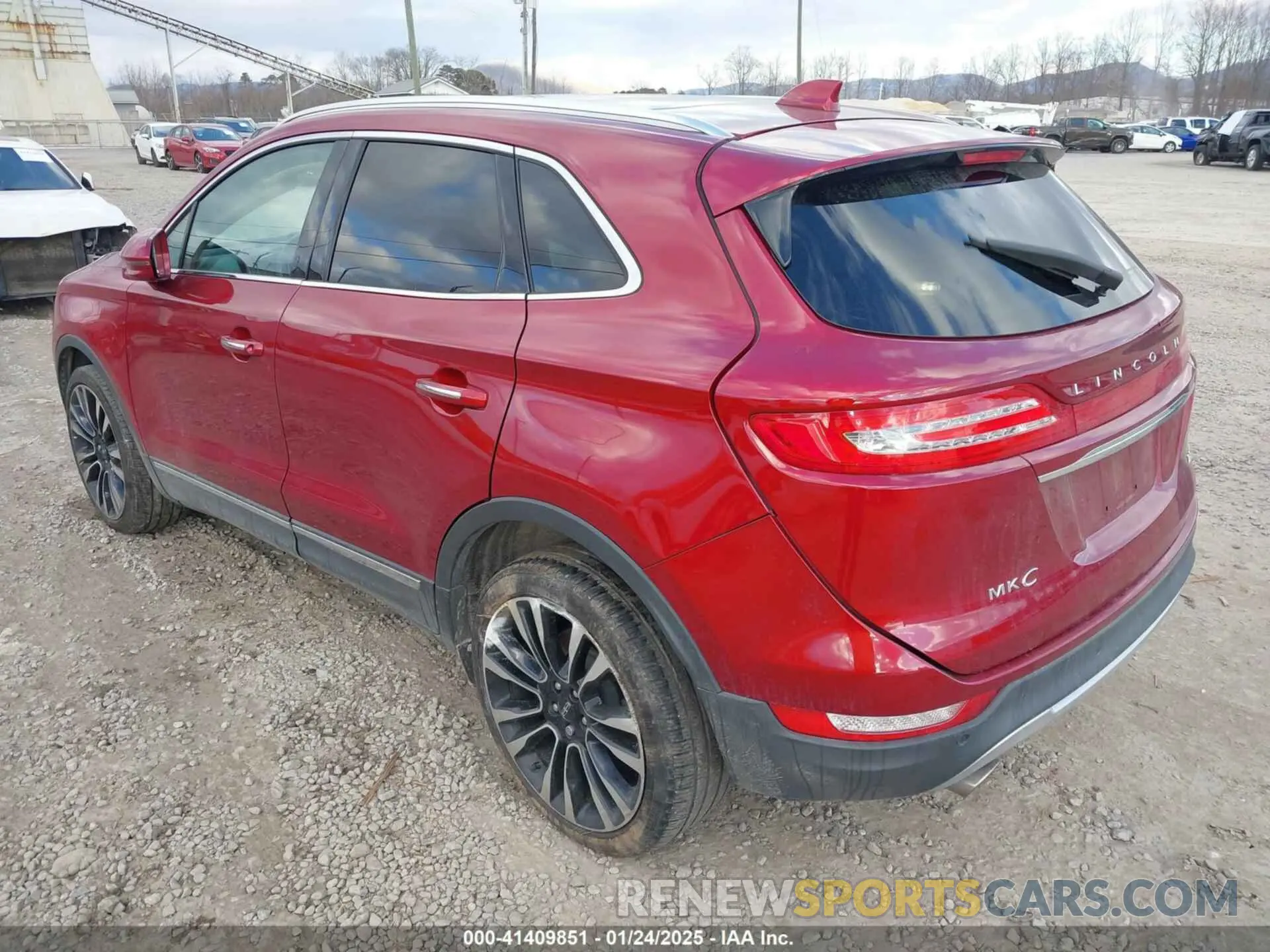 3 Photograph of a damaged car 5LMTJ3DH1KUL35090 LINCOLN MKC 2019