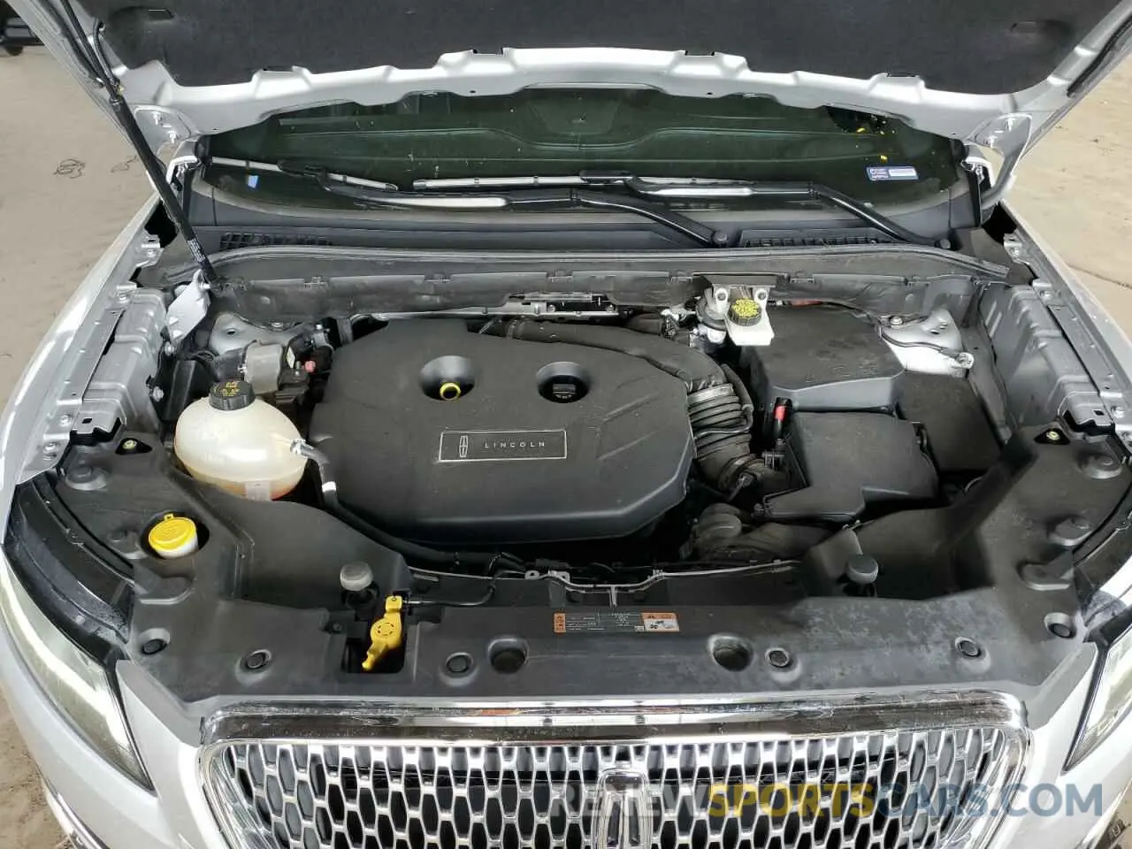 13 Photograph of a damaged car 5LMTJ3DH4KUL37593 LINCOLN MKC 2019