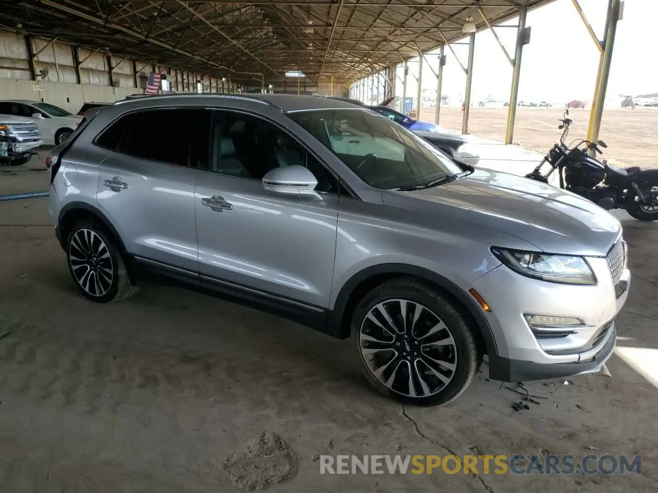 4 Photograph of a damaged car 5LMTJ3DH4KUL37593 LINCOLN MKC 2019