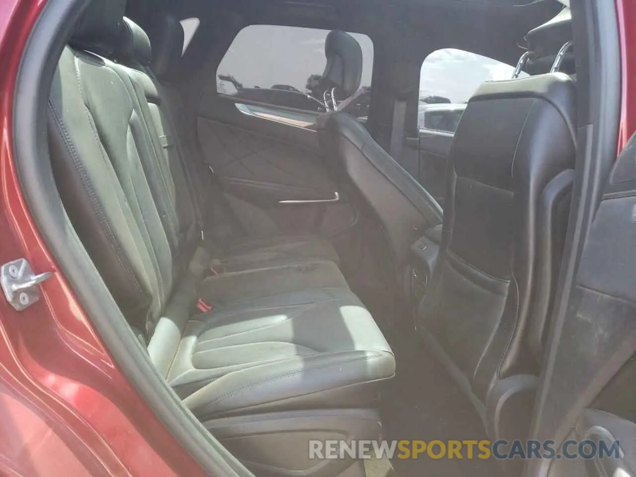 10 Photograph of a damaged car 5LMTJ3DH6KUL39670 LINCOLN MKC 2019