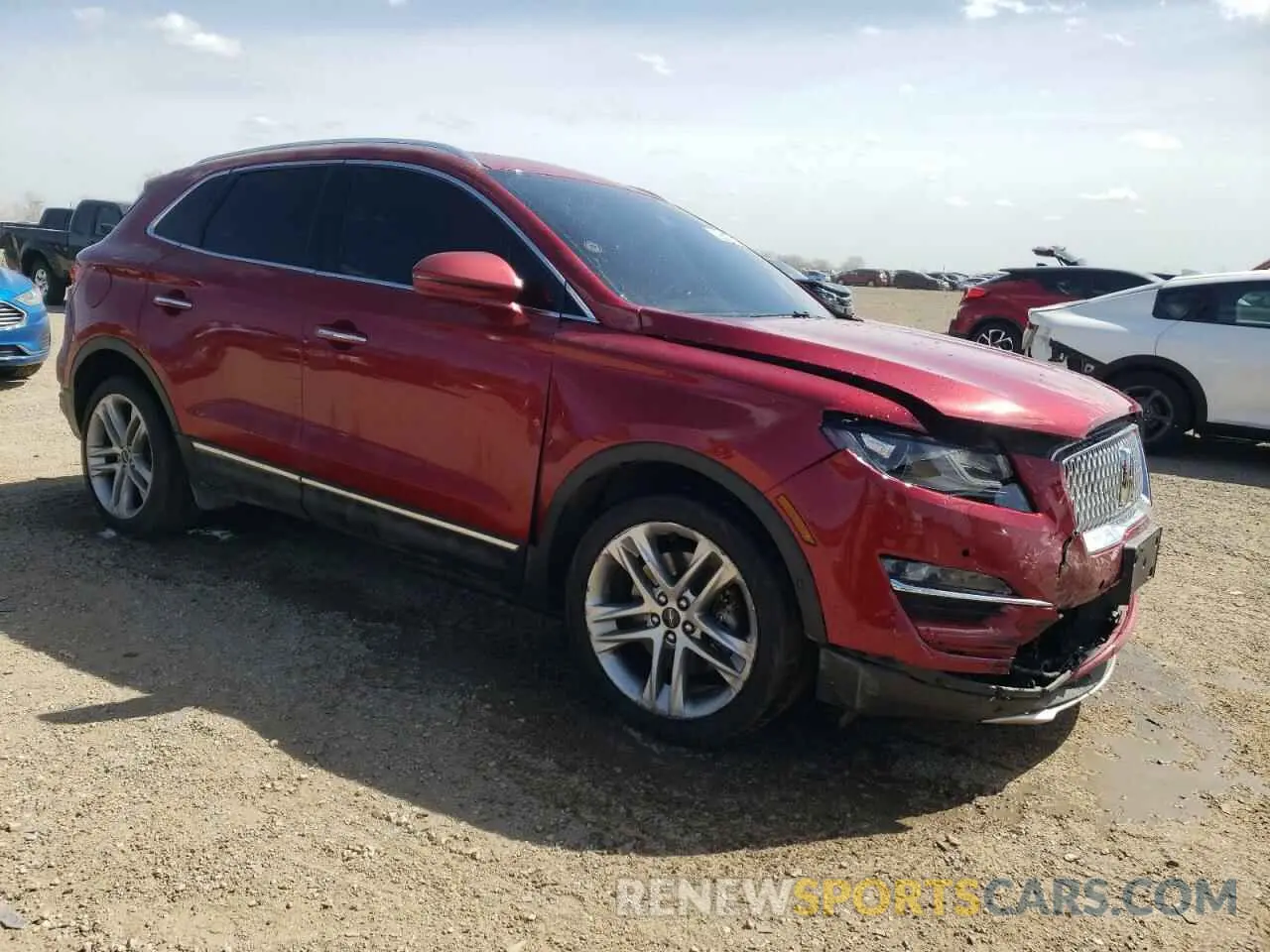 4 Photograph of a damaged car 5LMTJ3DH6KUL39670 LINCOLN MKC 2019
