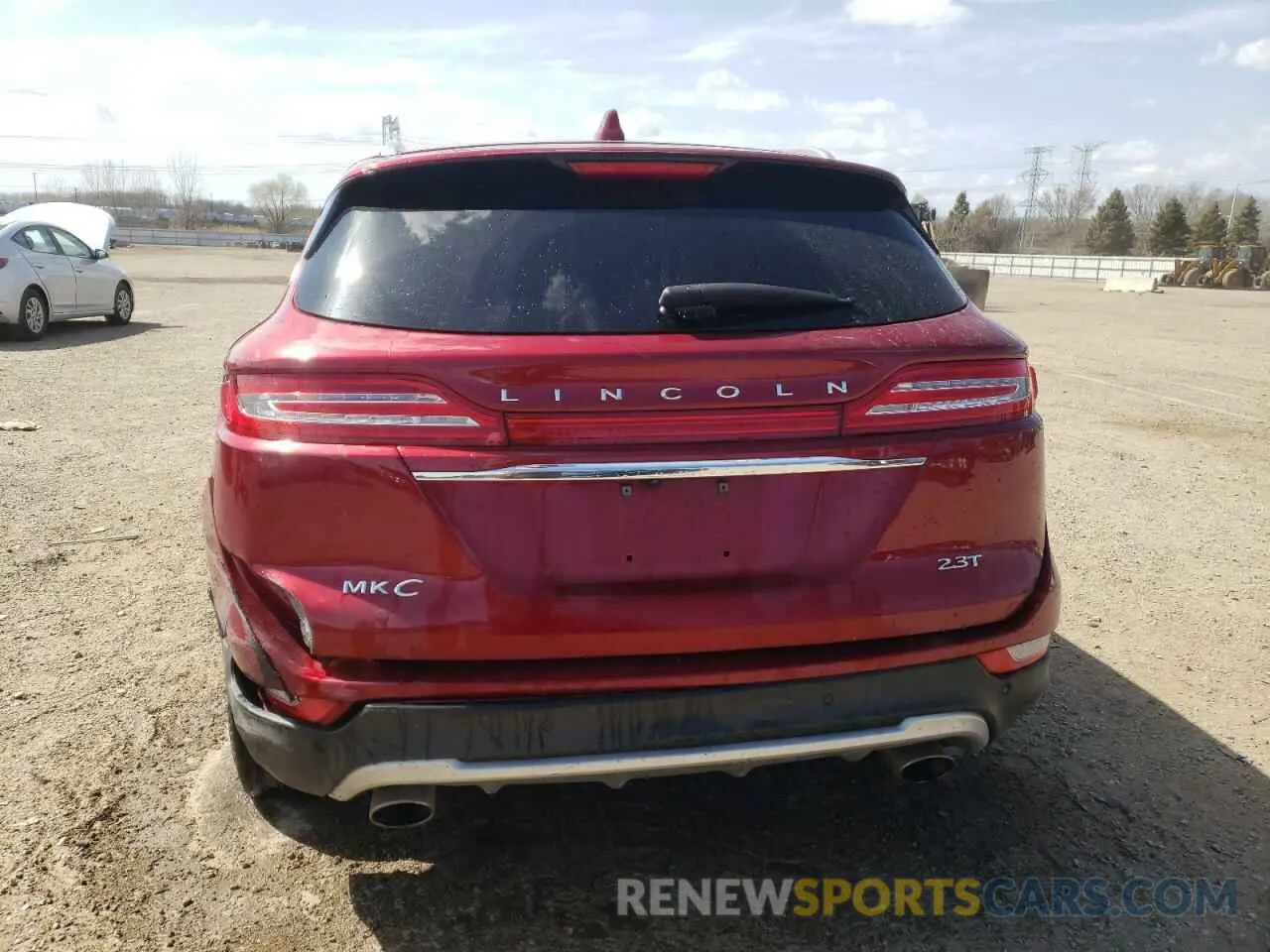6 Photograph of a damaged car 5LMTJ3DH6KUL39670 LINCOLN MKC 2019