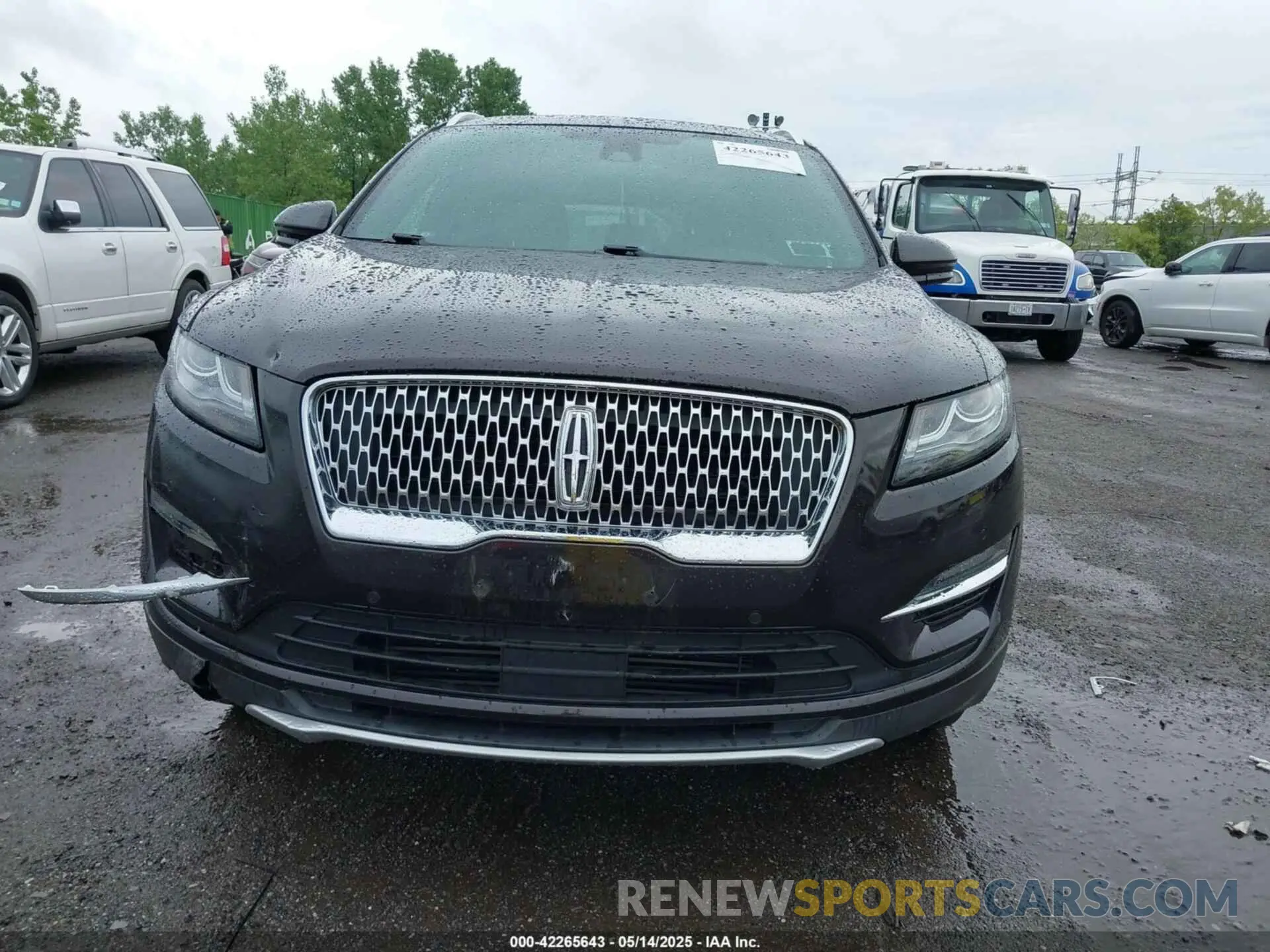 12 Photograph of a damaged car 5LMTJ4DH9KUL15045 LINCOLN MKC 2019