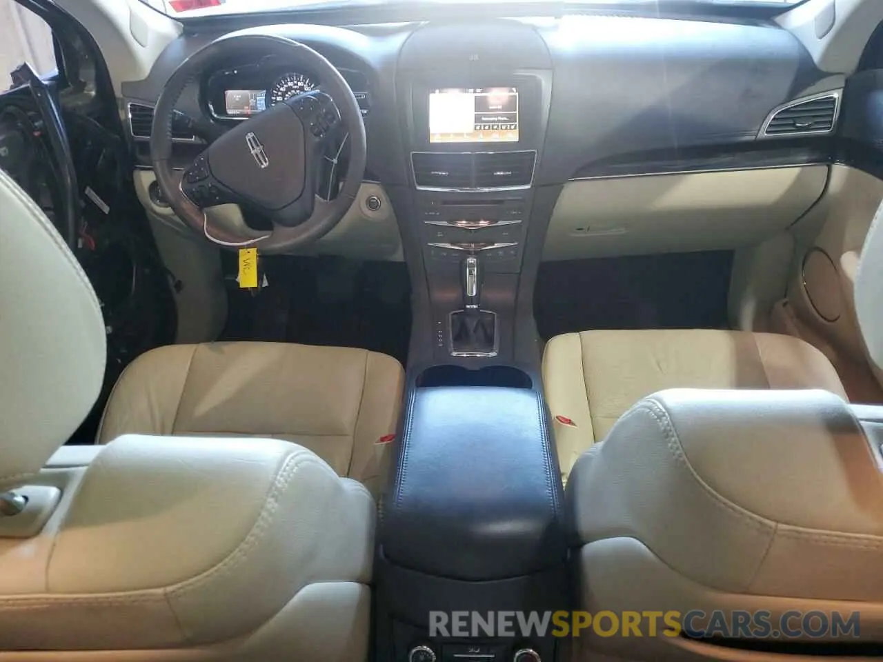 8 Photograph of a damaged car 2LMHJ5AT0KBL03982 LINCOLN MKT 2019