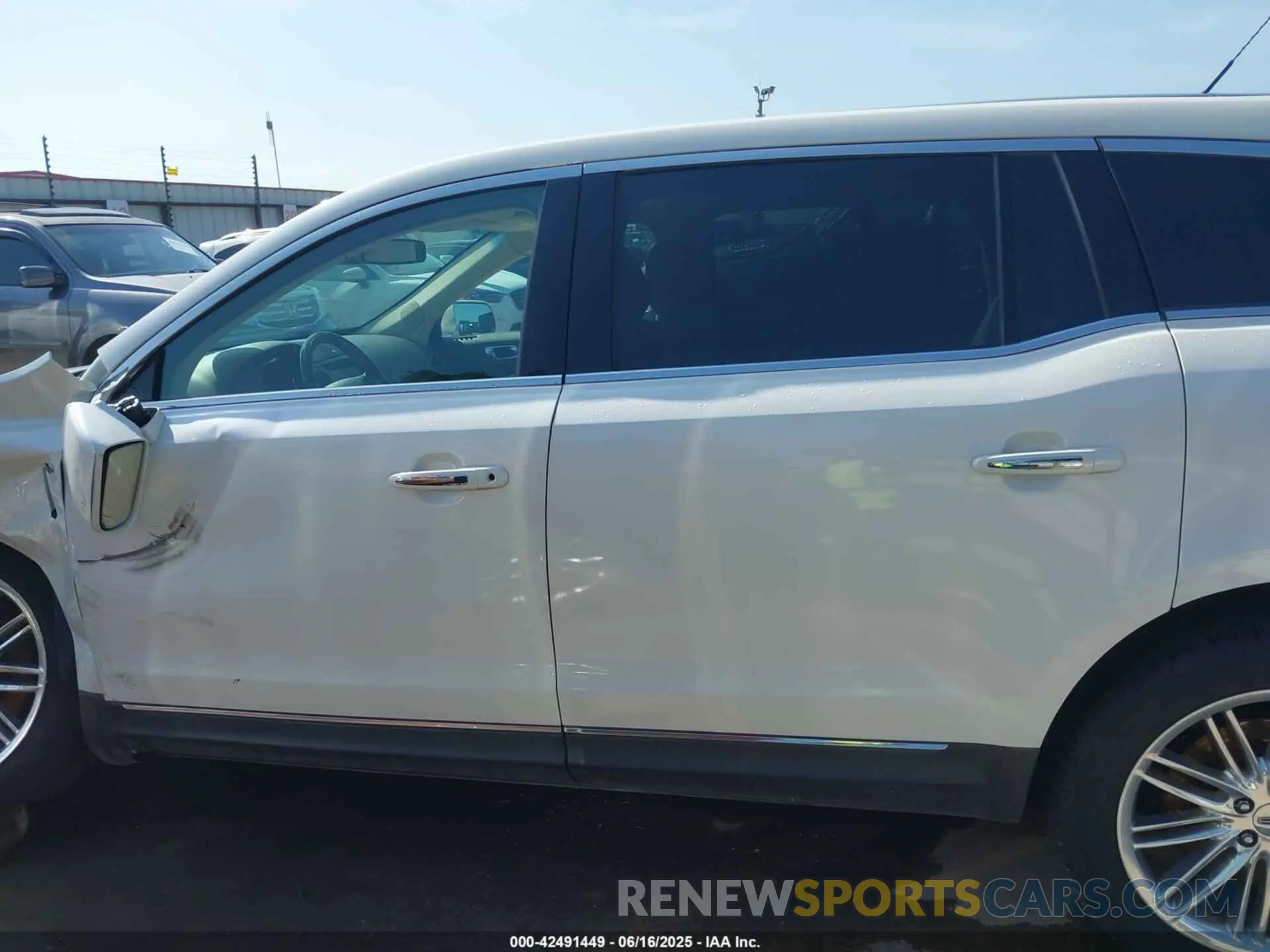 15 Photograph of a damaged car 2LMHJ5AT1KBL03571 LINCOLN MKT 2019