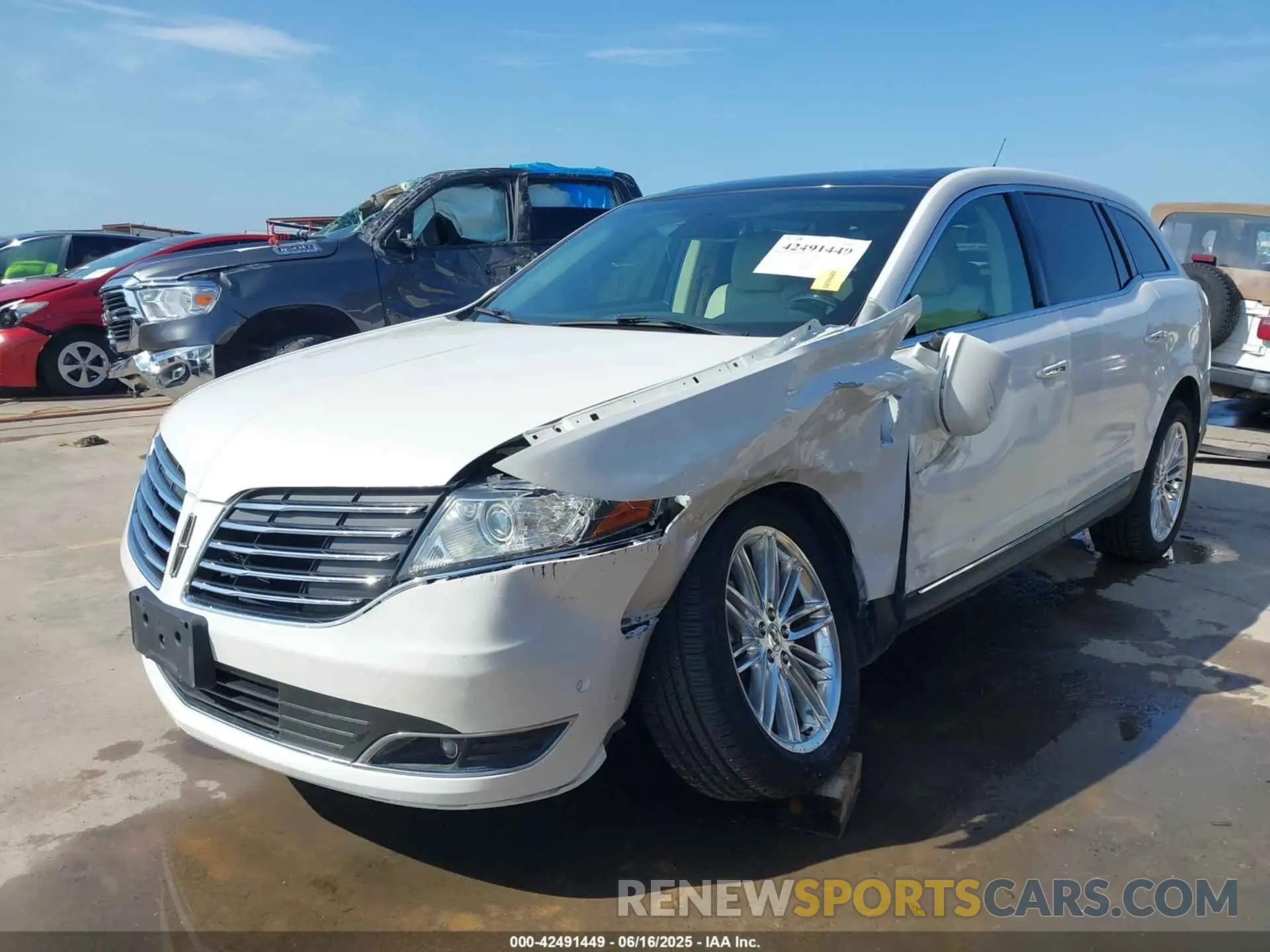 2 Photograph of a damaged car 2LMHJ5AT1KBL03571 LINCOLN MKT 2019