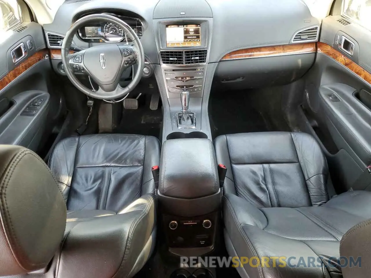 8 Photograph of a damaged car 2LMHJ5AT3KBL04205 LINCOLN MKT 2019