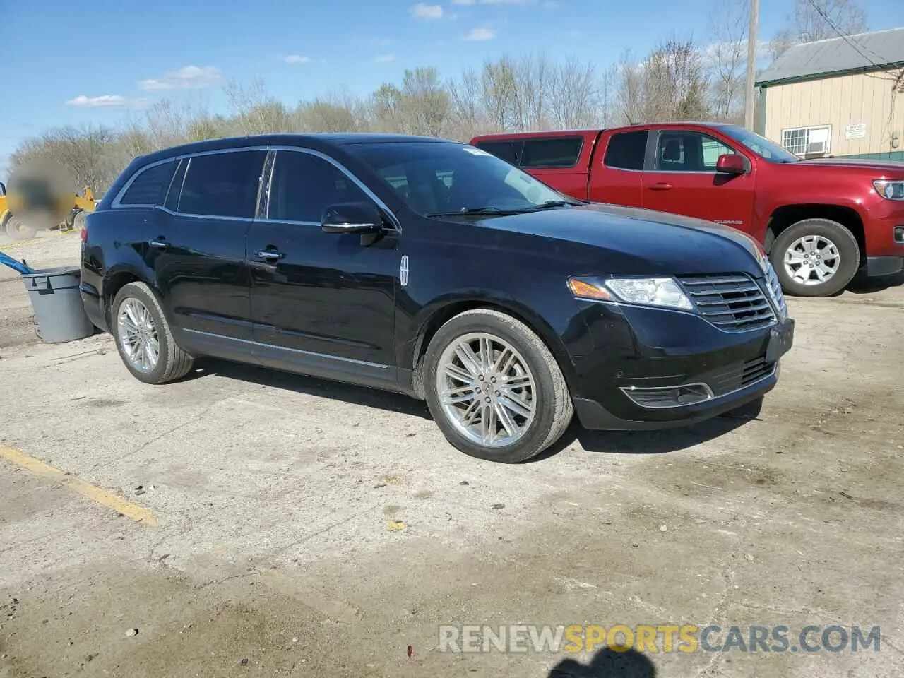 4 Photograph of a damaged car 2LMHJ5ATXKBL01981 LINCOLN MKT 2019