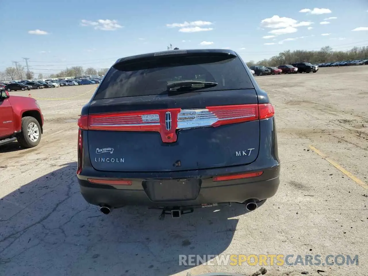 6 Photograph of a damaged car 2LMHJ5ATXKBL01981 LINCOLN MKT 2019
