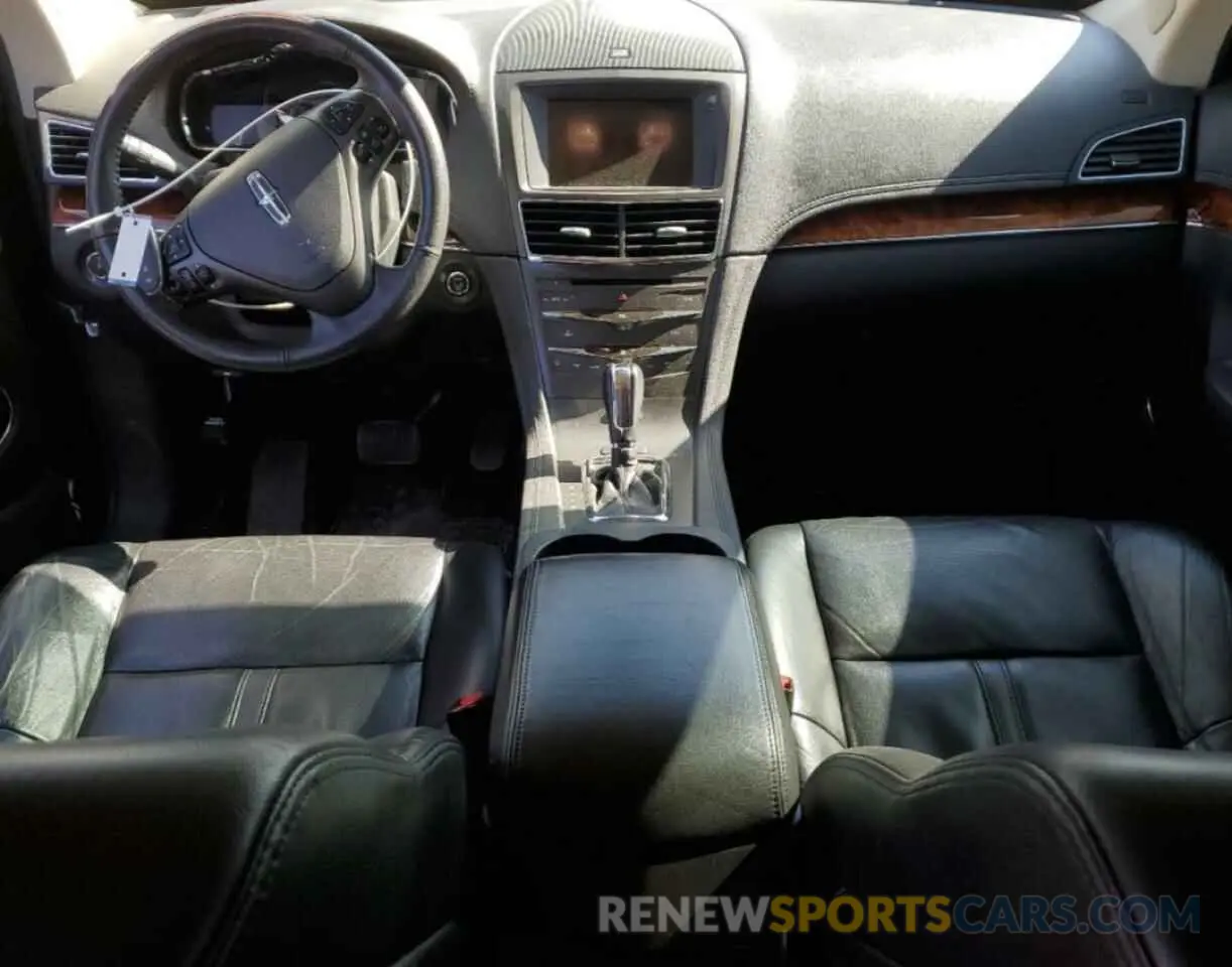 8 Photograph of a damaged car 2LMHJ5ATXKBL01981 LINCOLN MKT 2019