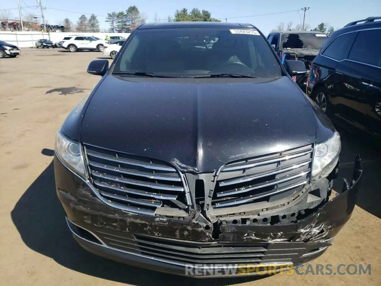 5 Photograph of a damaged car 2LMHJ5NK0KBL02980 LINCOLN MKT 2019
