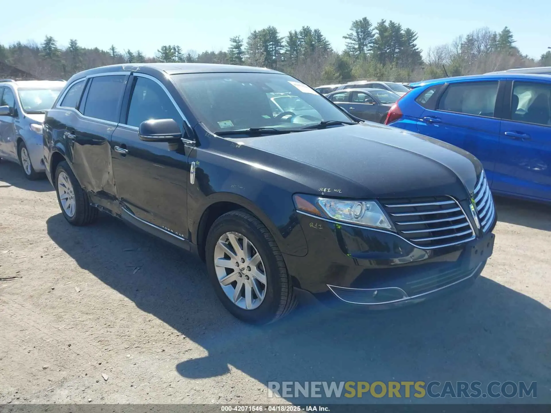 1 Photograph of a damaged car 2LMHJ5NK2KBL03273 LINCOLN MKT 2019