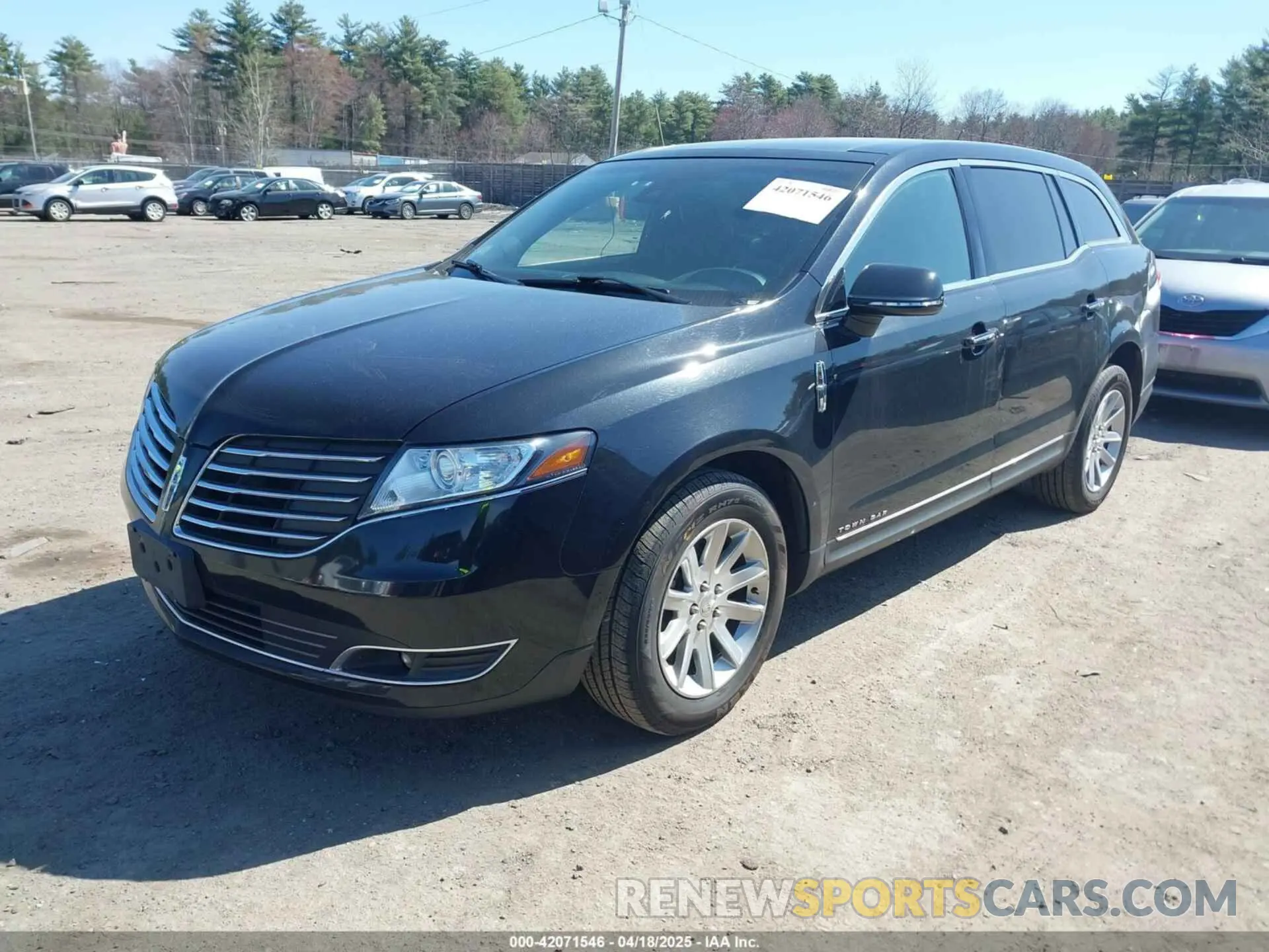 2 Photograph of a damaged car 2LMHJ5NK2KBL03273 LINCOLN MKT 2019