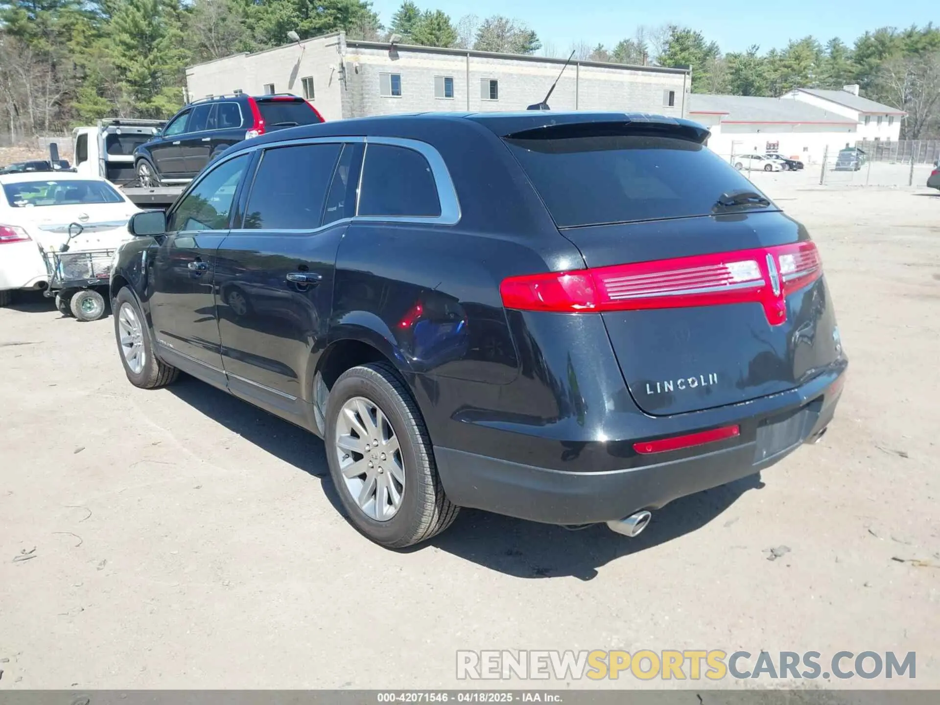 3 Photograph of a damaged car 2LMHJ5NK2KBL03273 LINCOLN MKT 2019